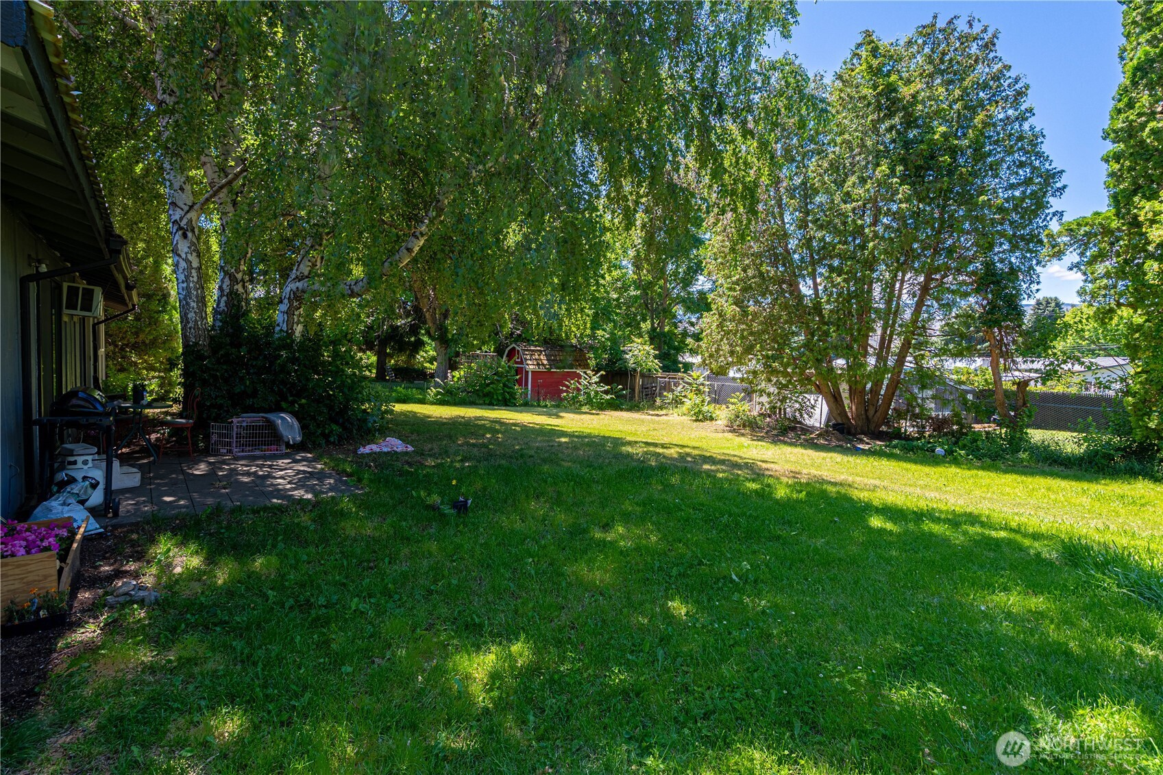 460 N Keller Avenue A & B Property Photo 7