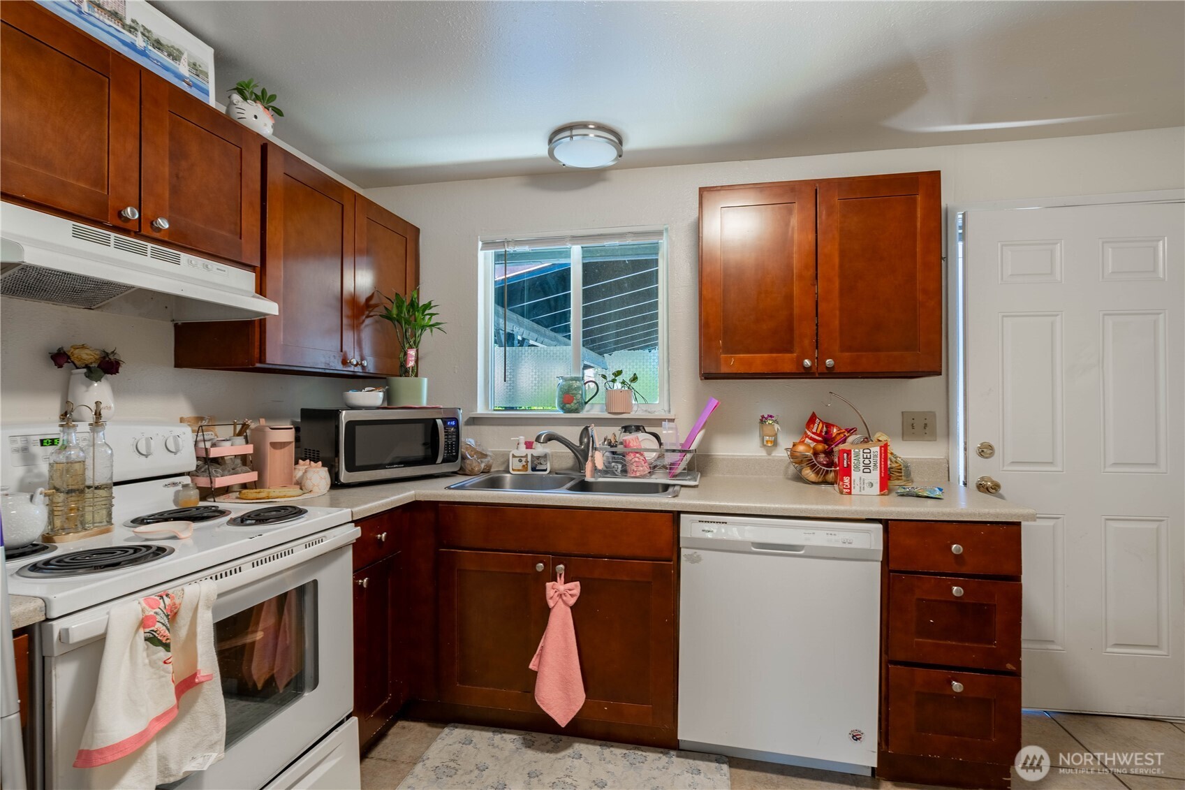 460 N Keller Avenue A & B Property Photo 12