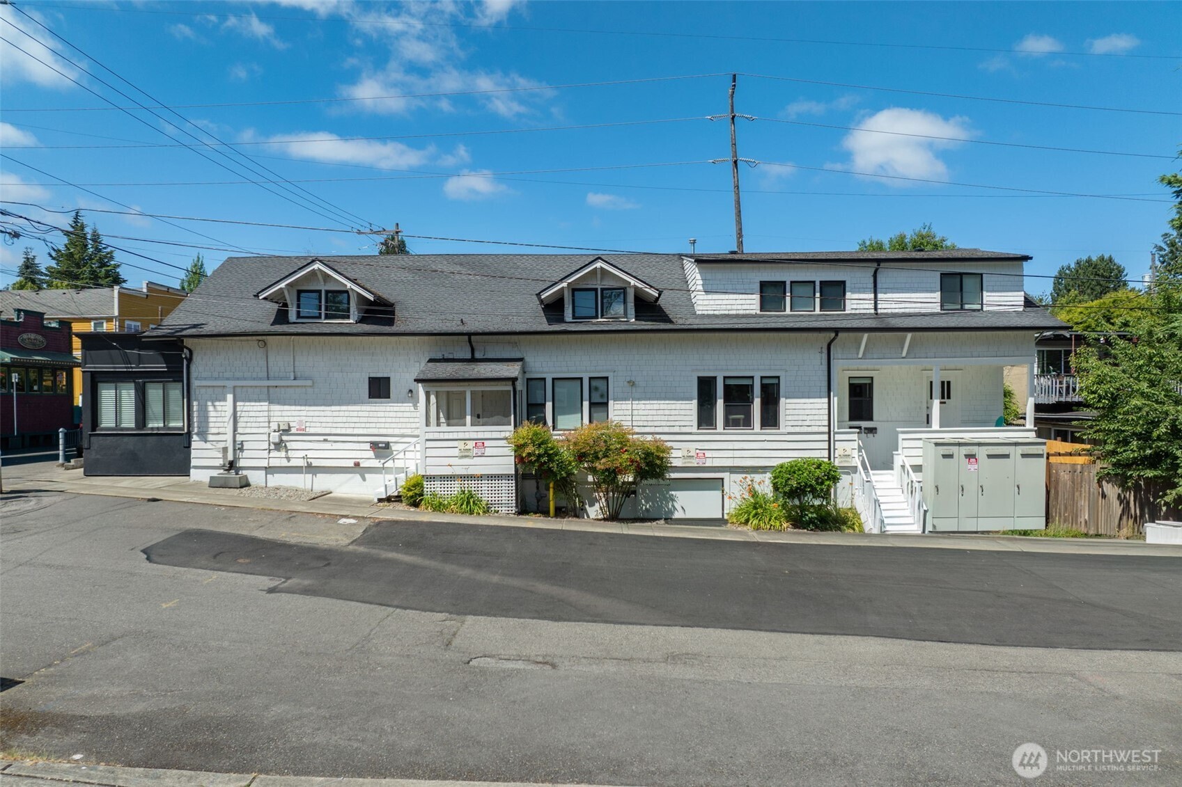 2102 -2108 N Oakes Street Property Photo 2
