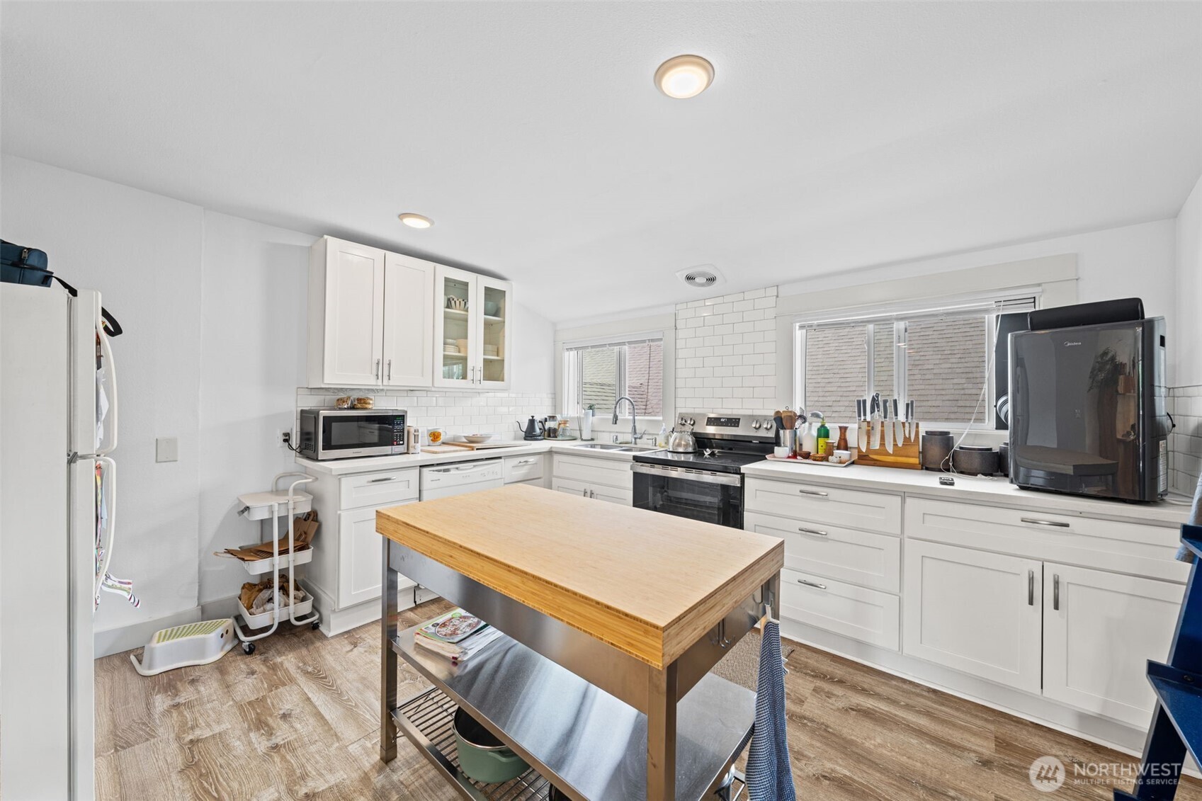 2102 -2108 N Oakes Street Property Photo 12