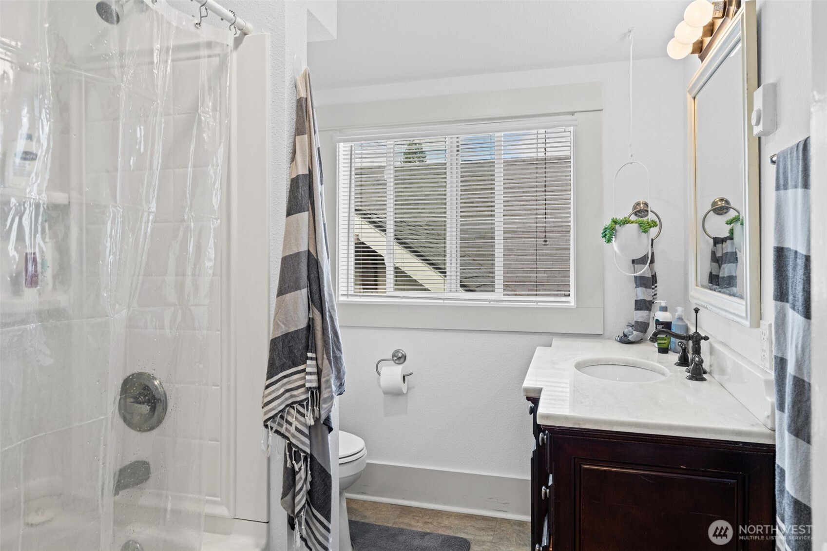 2102 -2108 N Oakes Street Property Photo 14