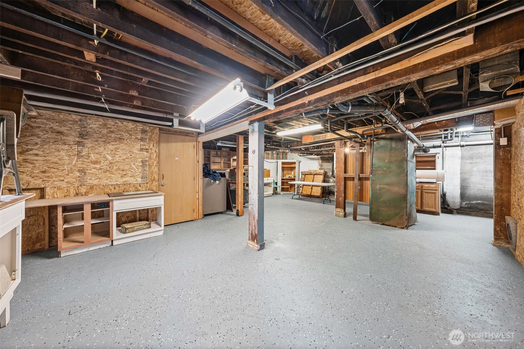 2102 -2108 N Oakes Street Property Photo 38