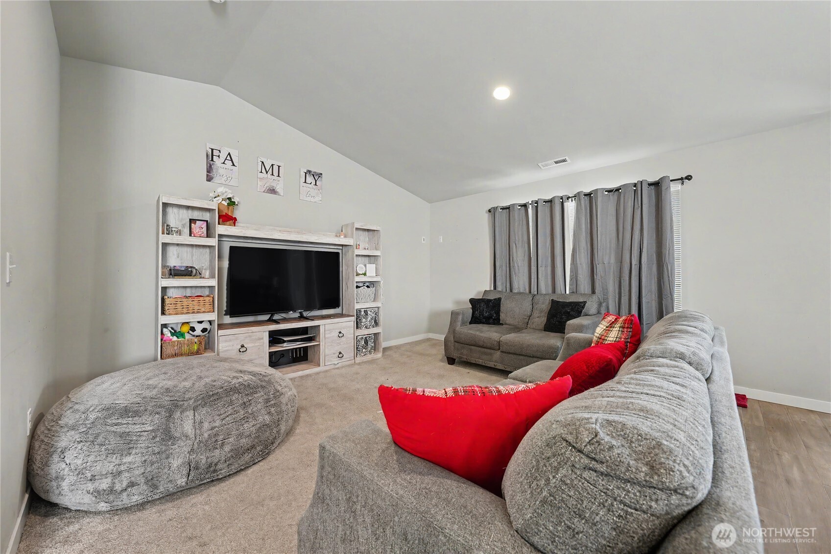 24 Parkside Loop Property Photo 15
