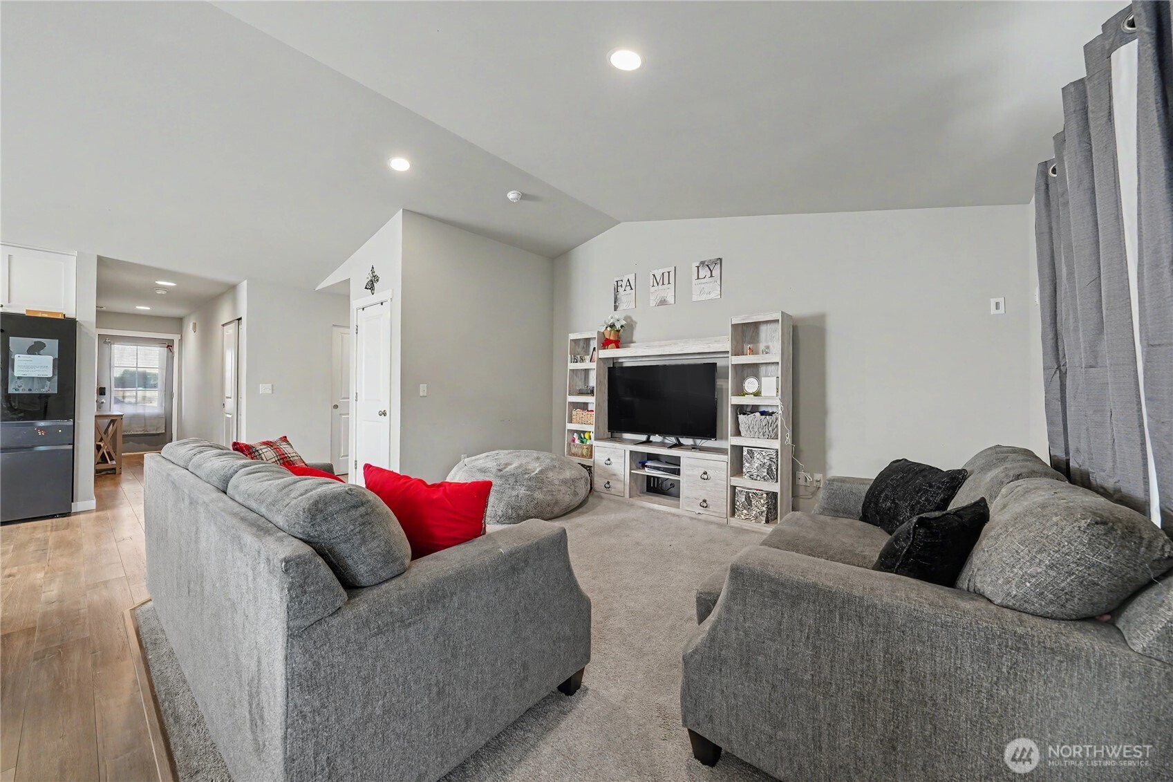 24 Parkside Loop Property Photo 16