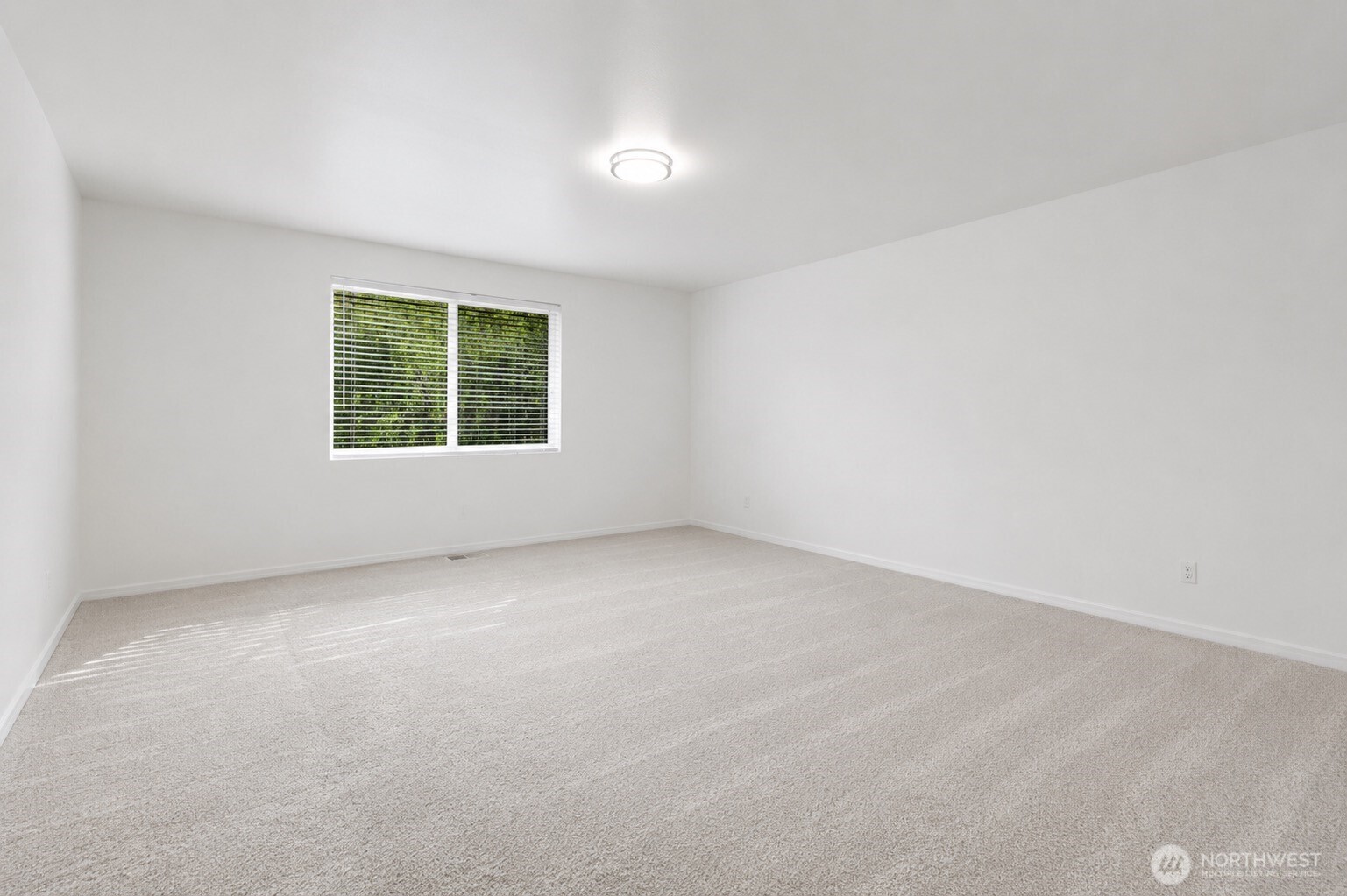 12311 Holtz Road Property Photo 8