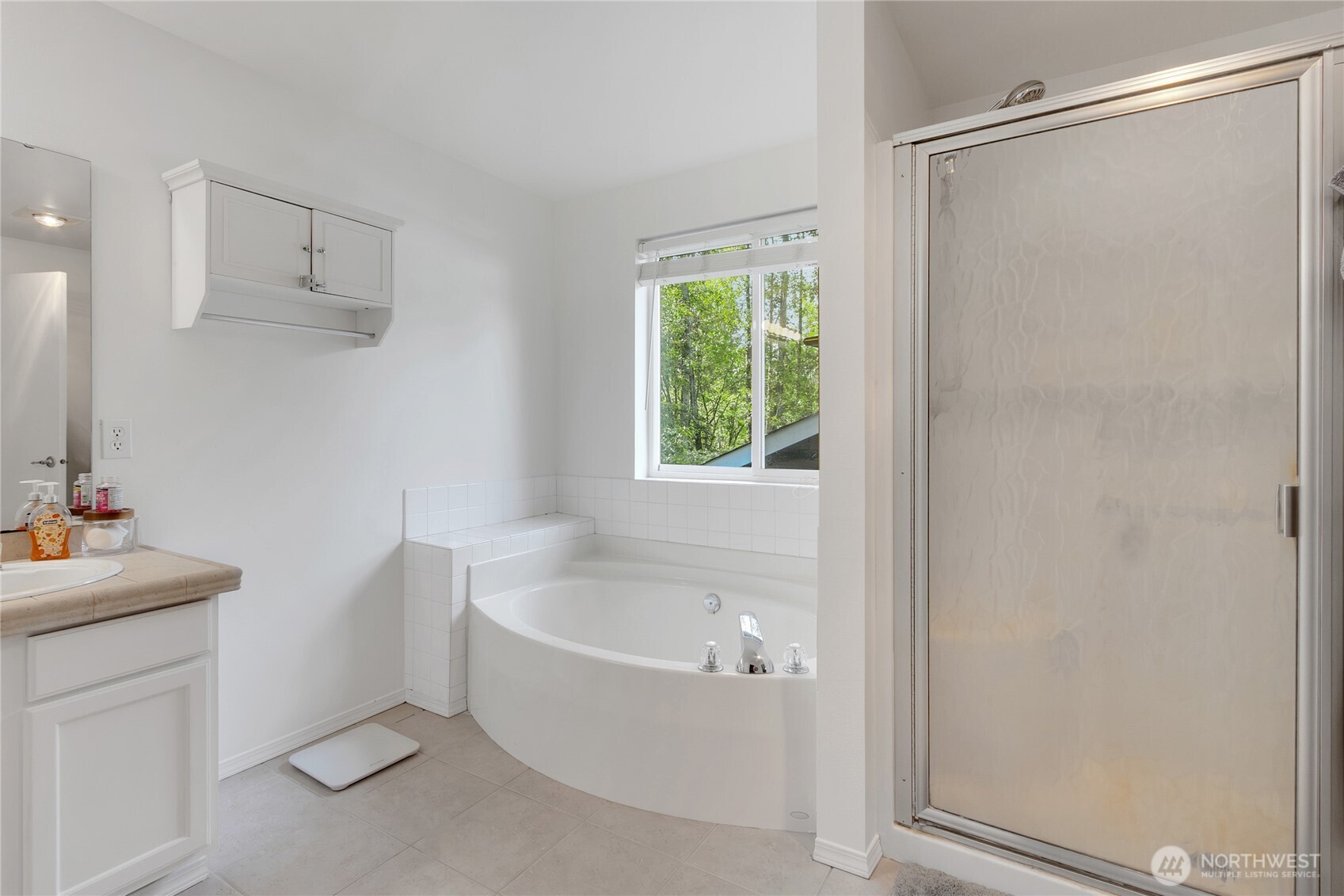12311 Holtz Road Property Photo 11