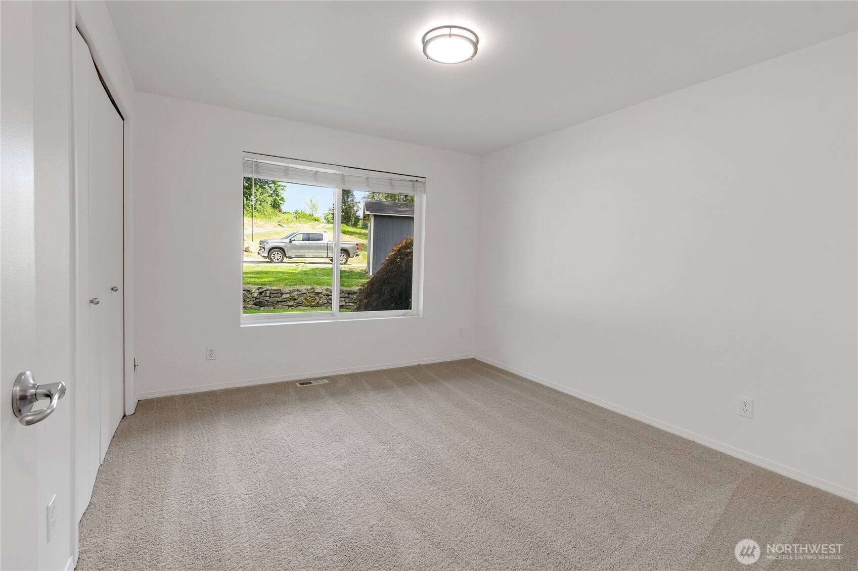 12311 Holtz Road Property Photo 12