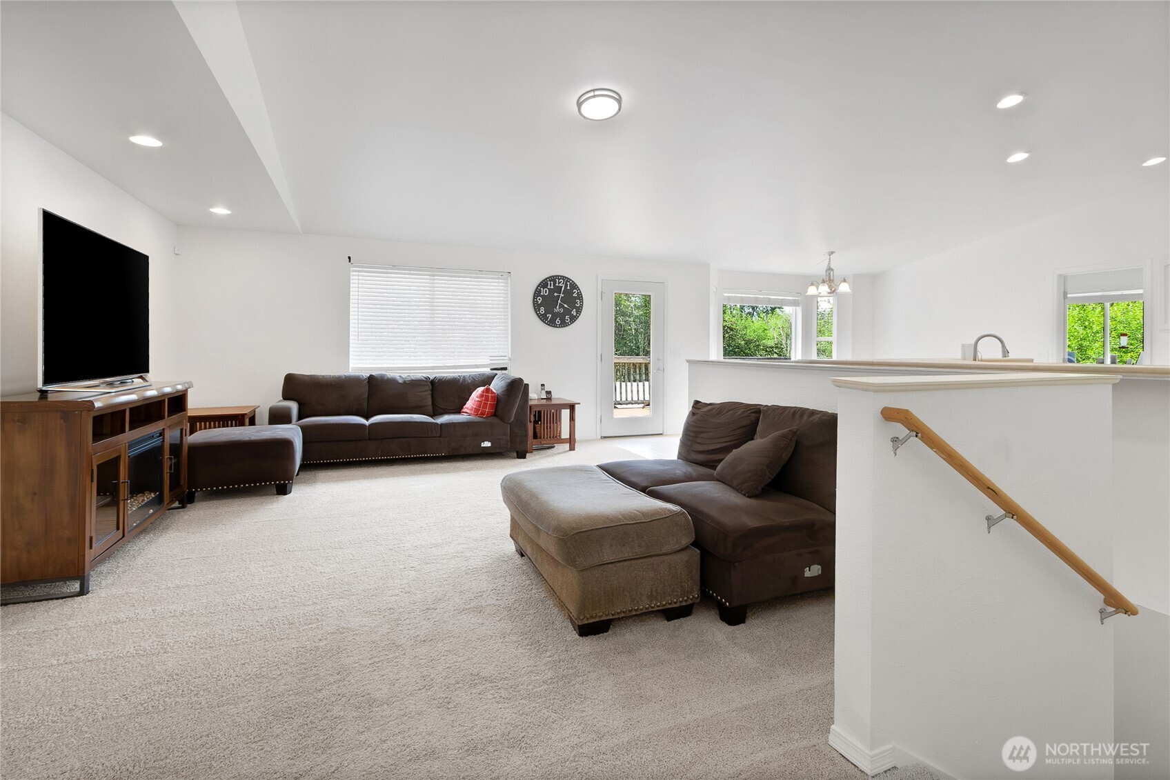 12311 Holtz Road Property Photo 18