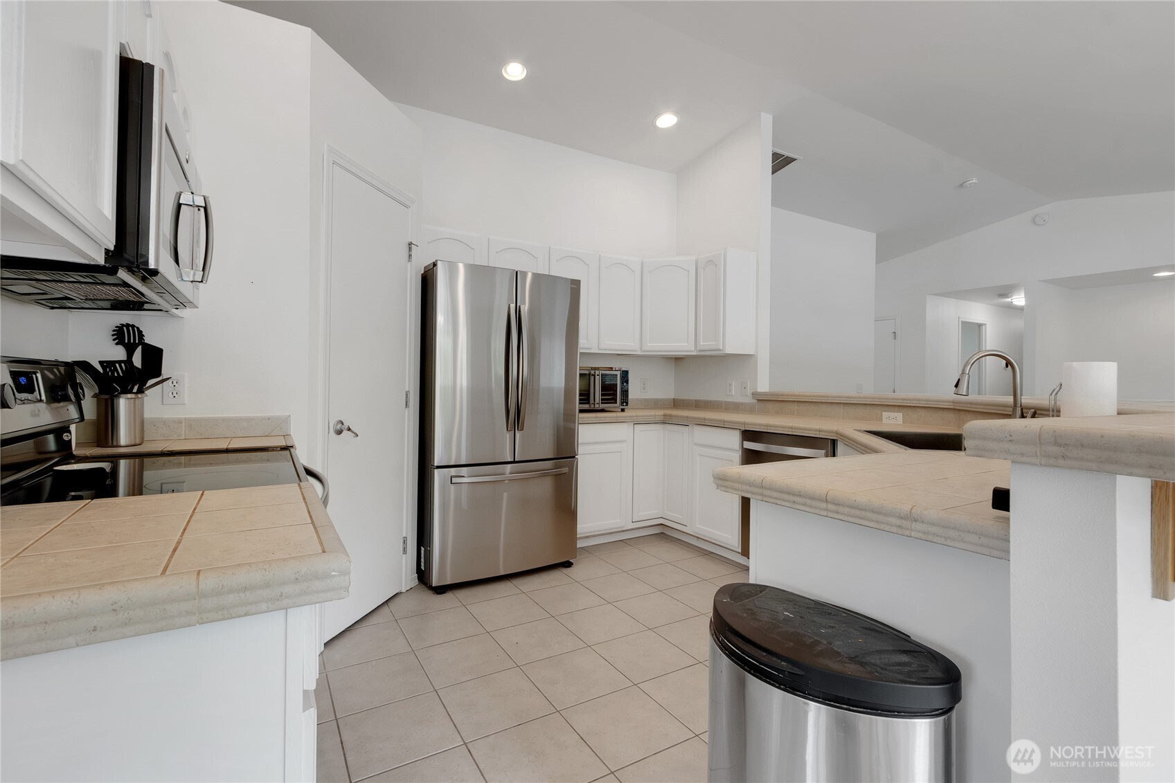 12311 Holtz Road Property Photo 21
