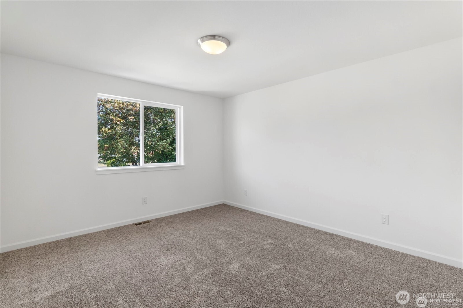 262 N Olympia Street Property Photo 17