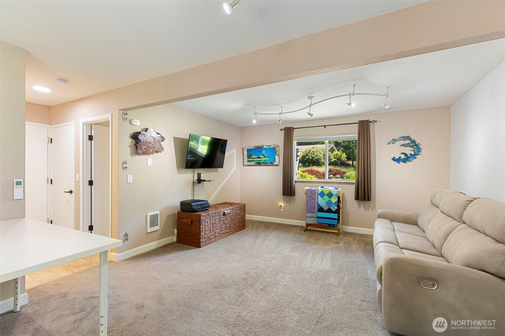 141 Ne Mahonia Drive Property Photo 24