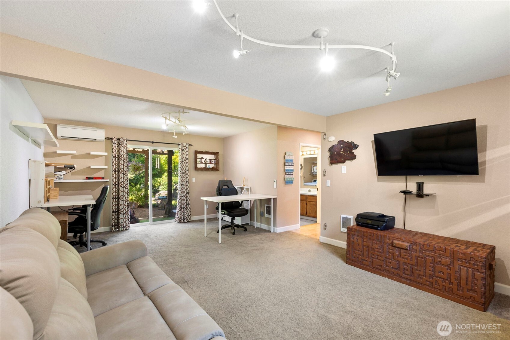 141 Ne Mahonia Drive Property Photo 25
