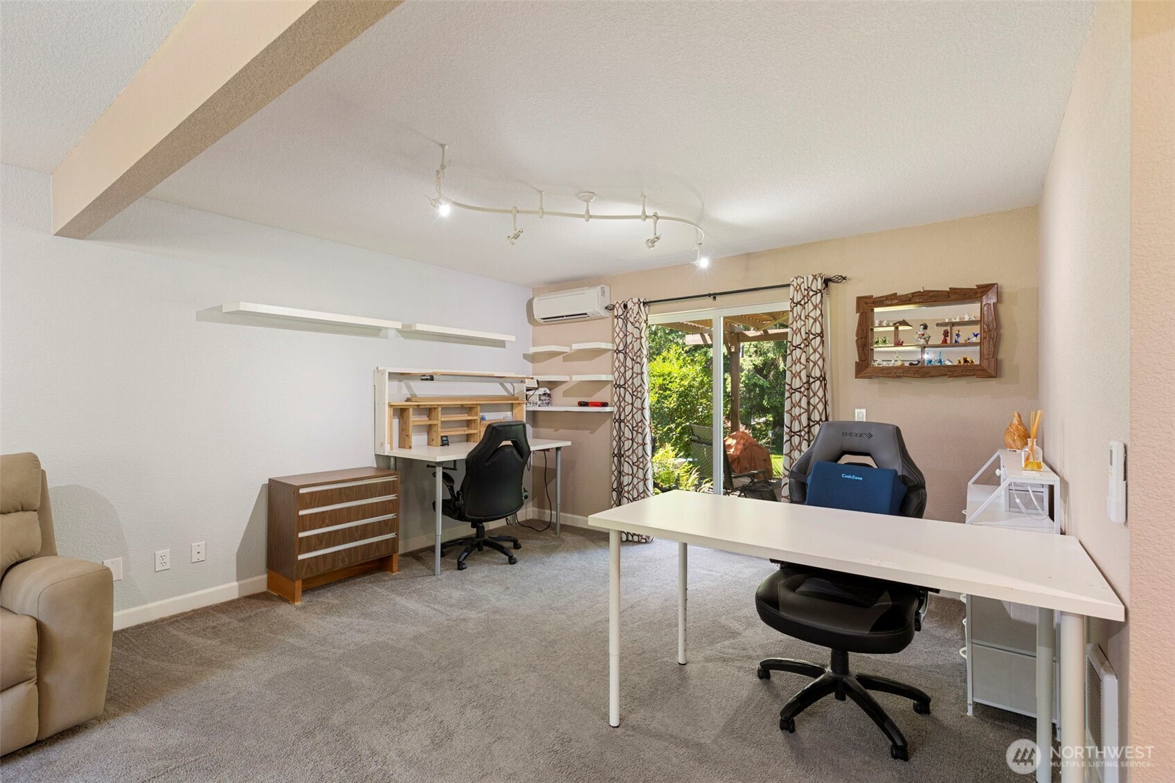 141 Ne Mahonia Drive Property Photo 26