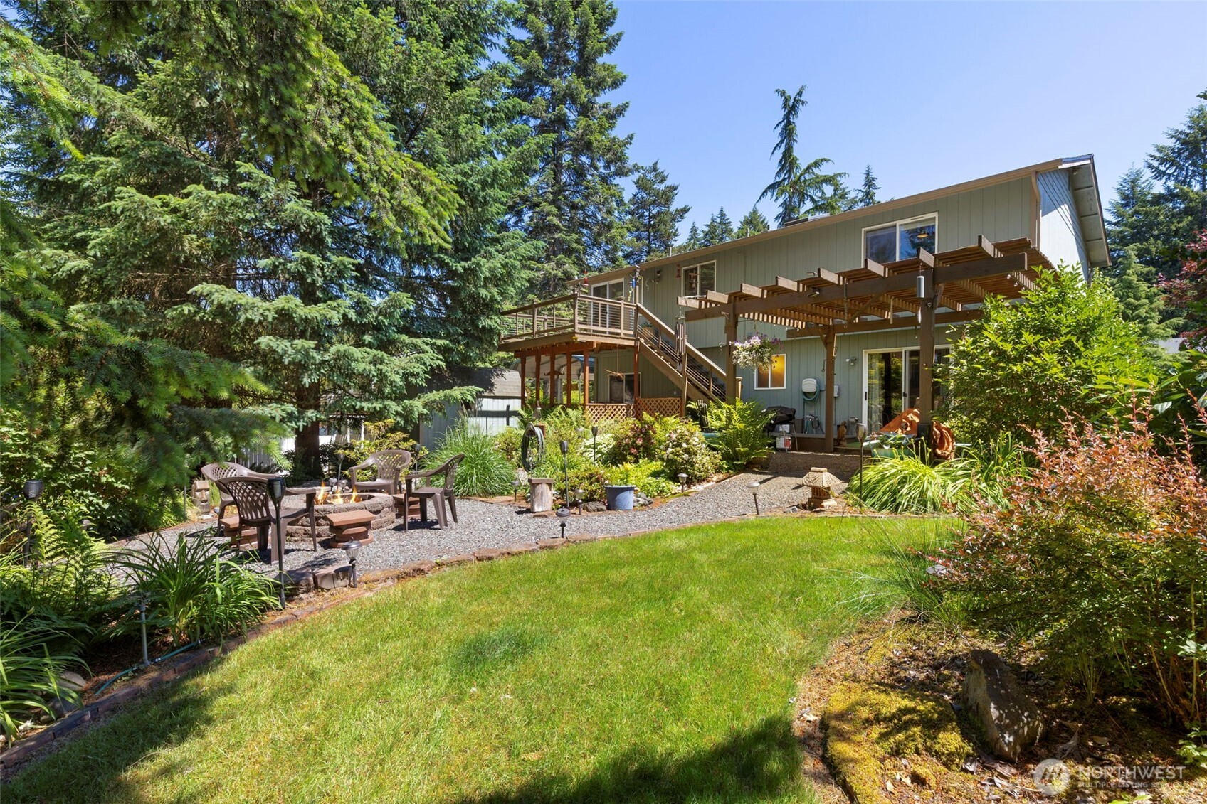141 Ne Mahonia Drive Property Photo 33