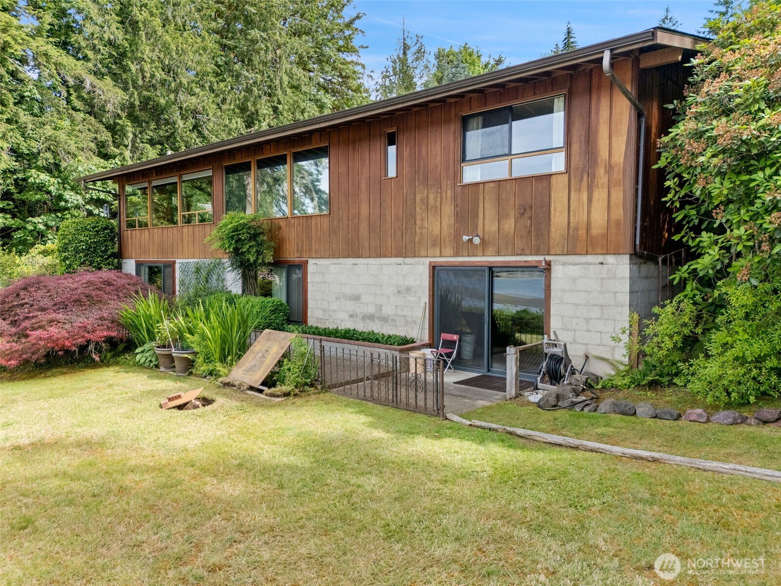 2540992 Property Photo 3