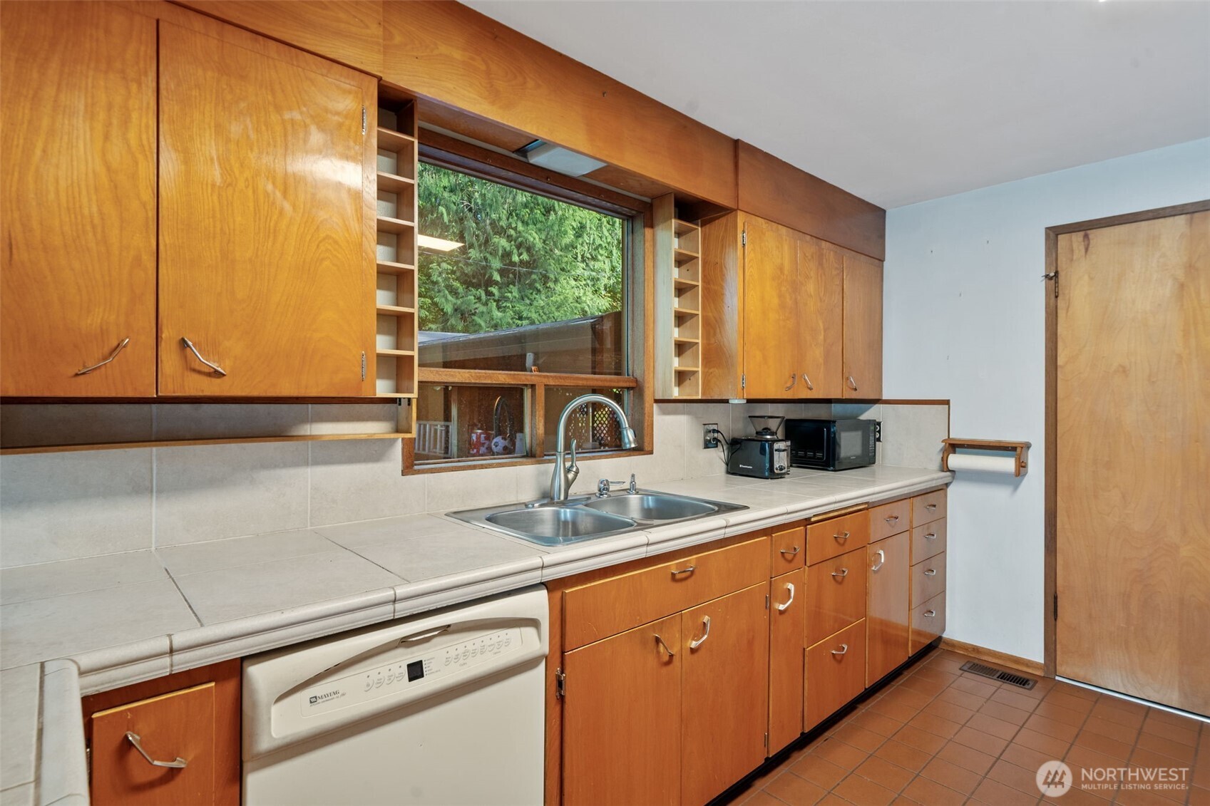 2540992 Property Photo 14