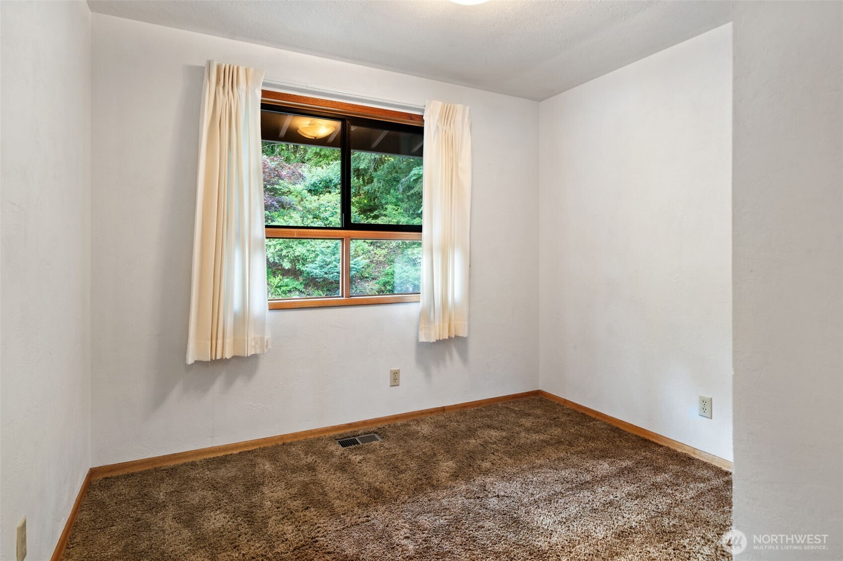 2540992 Property Photo 20