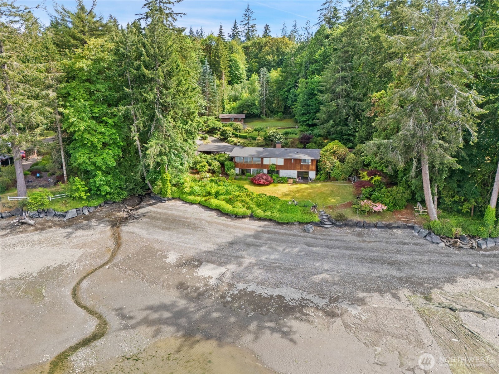2540992 Property Photo 33