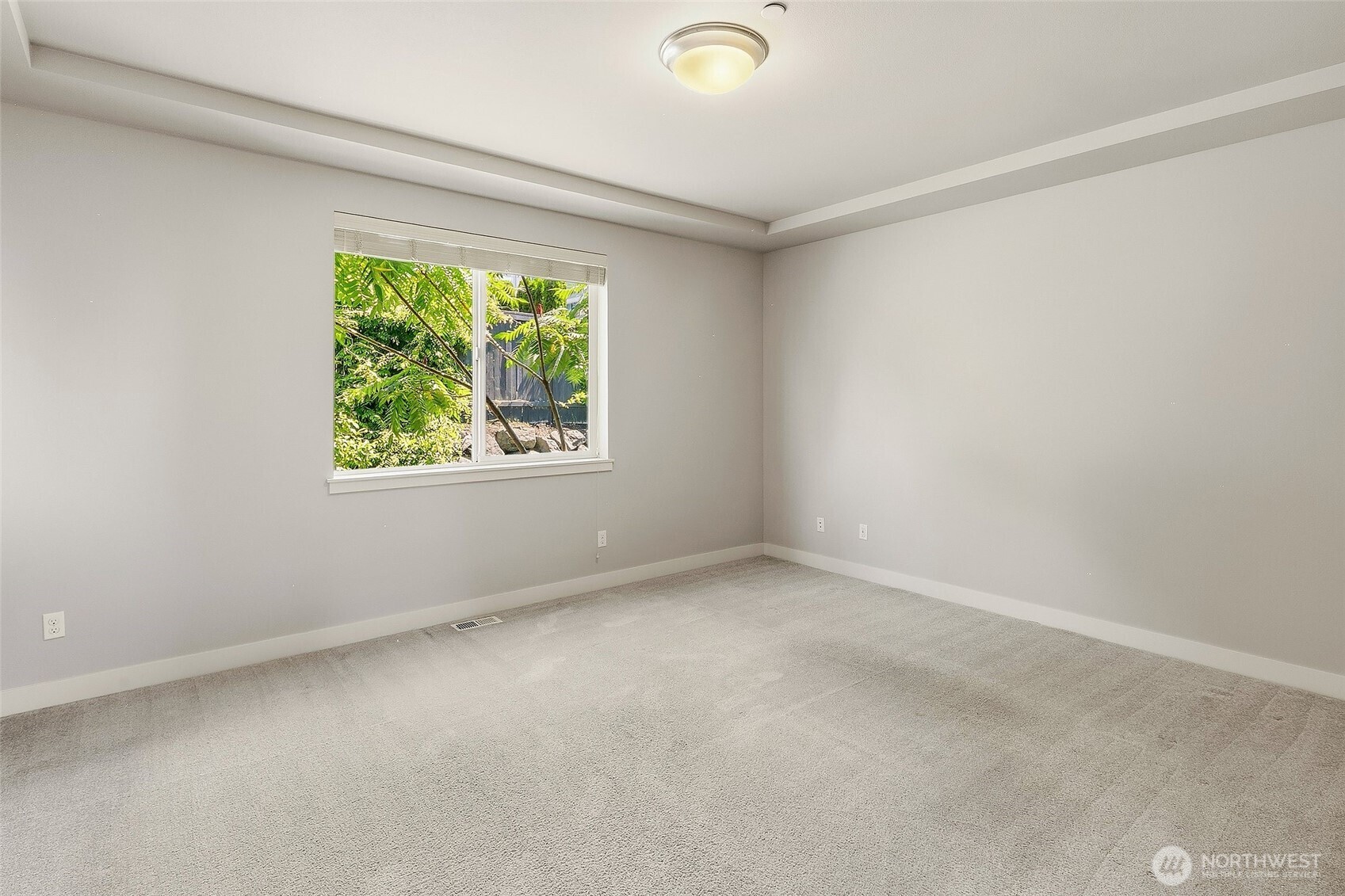 6028 37th Place Property Photo 12