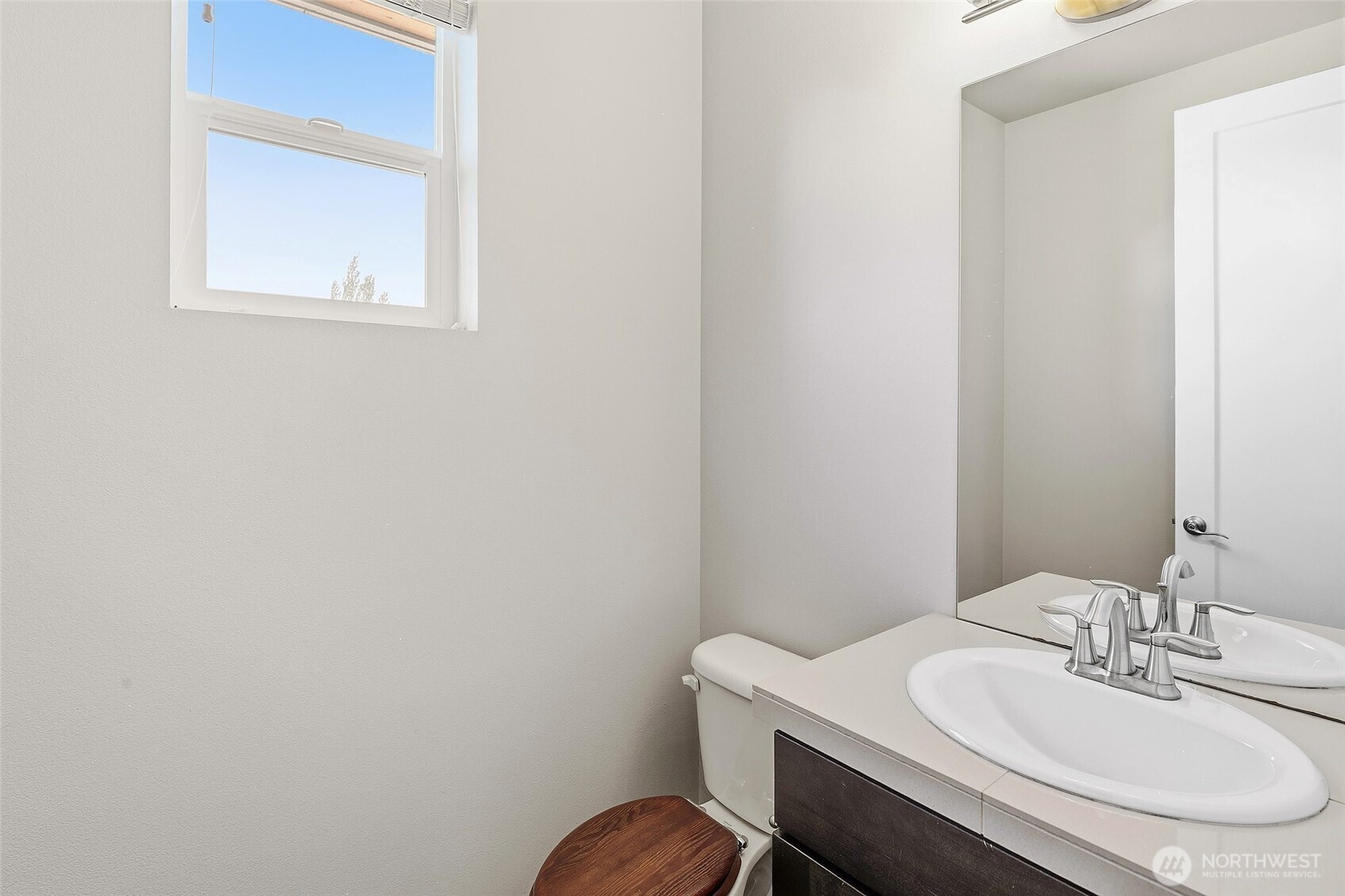 6028 37th Place Property Photo 14