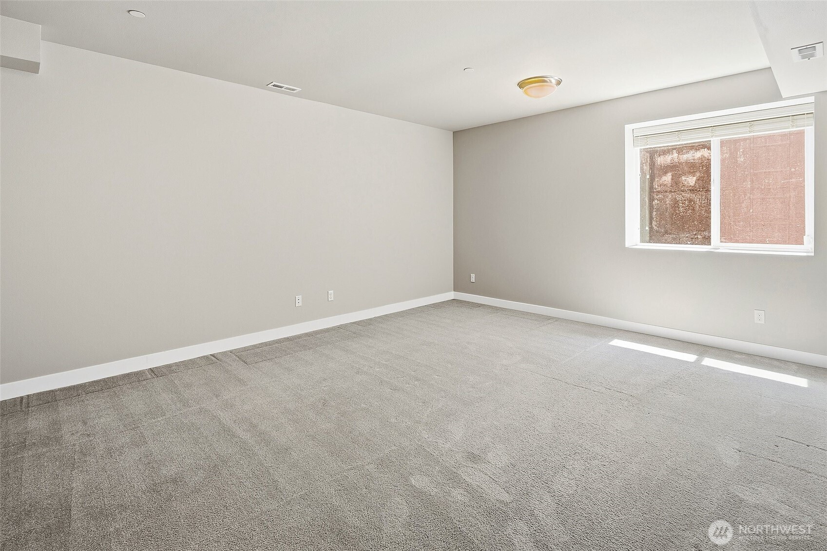 6028 37th Place Property Photo 30