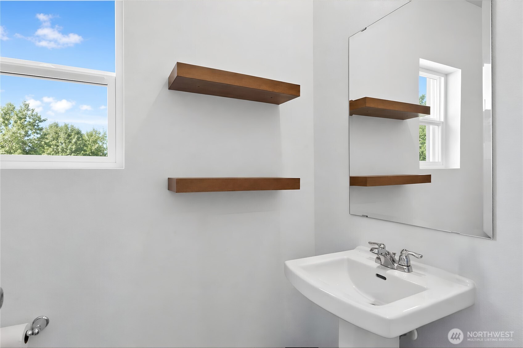 9601 Mineral Avenue Property Photo 11