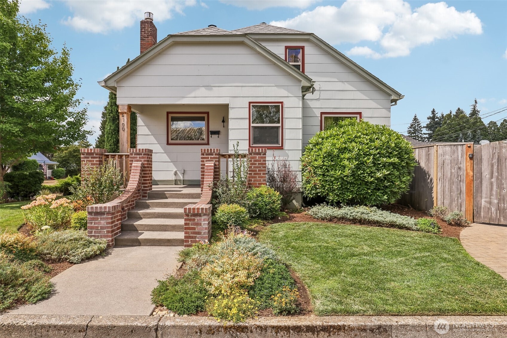 4100 Creston Avenue Property Photo 1