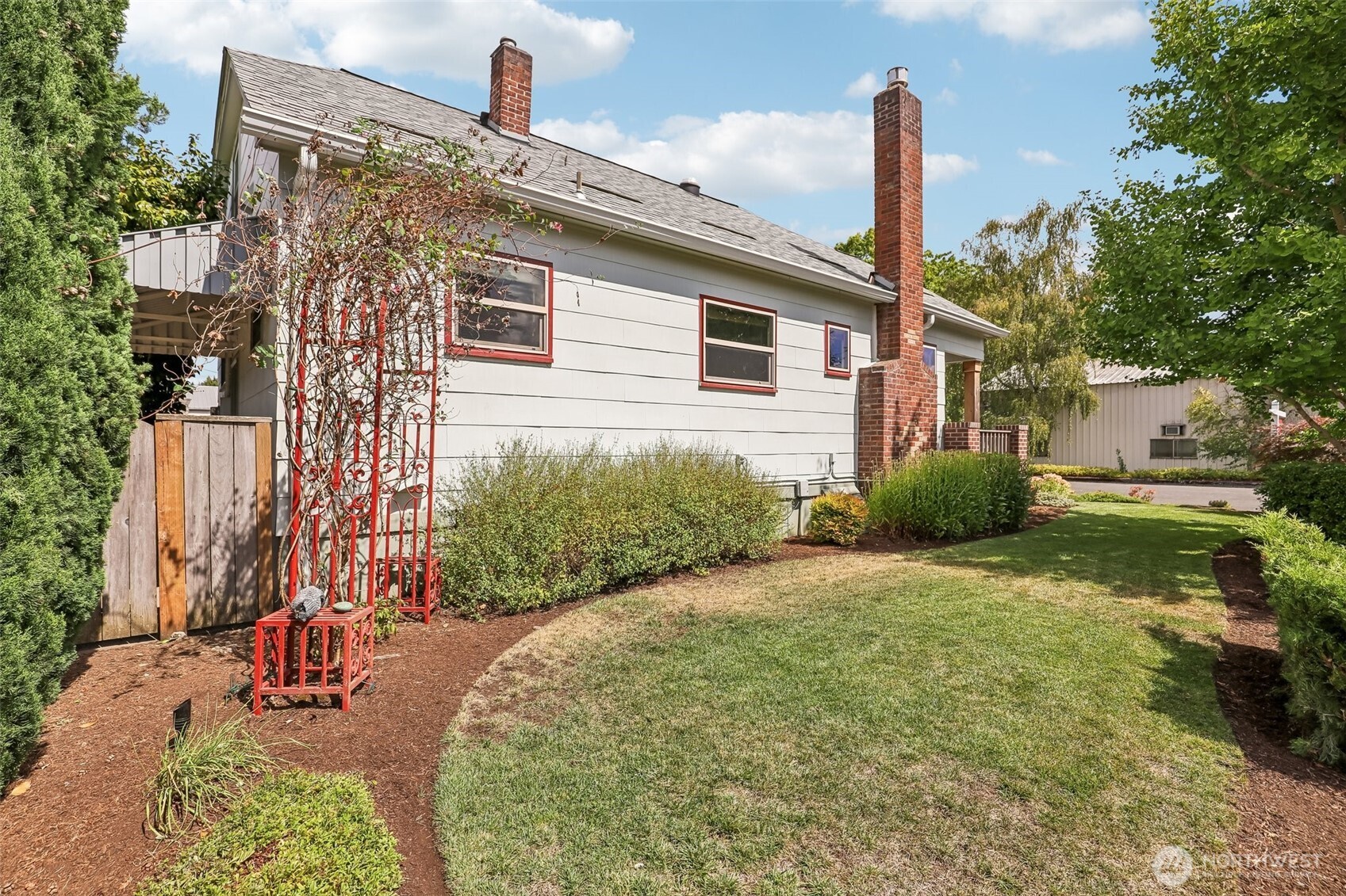 4100 Creston Avenue Property Photo 3
