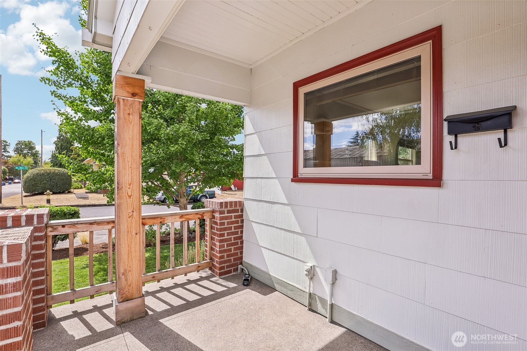 4100 Creston Avenue Property Photo 4