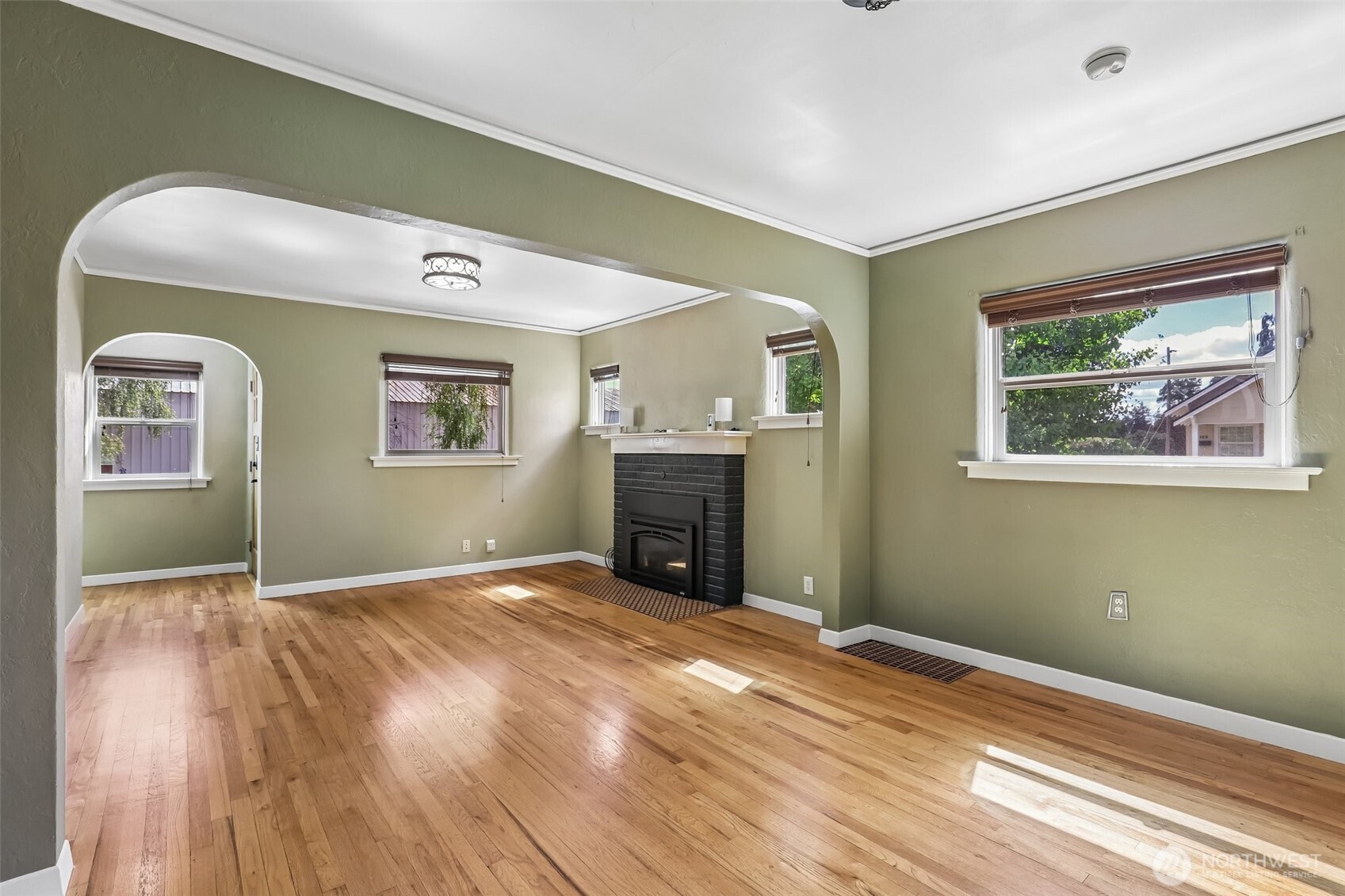 4100 Creston Avenue Property Photo 9