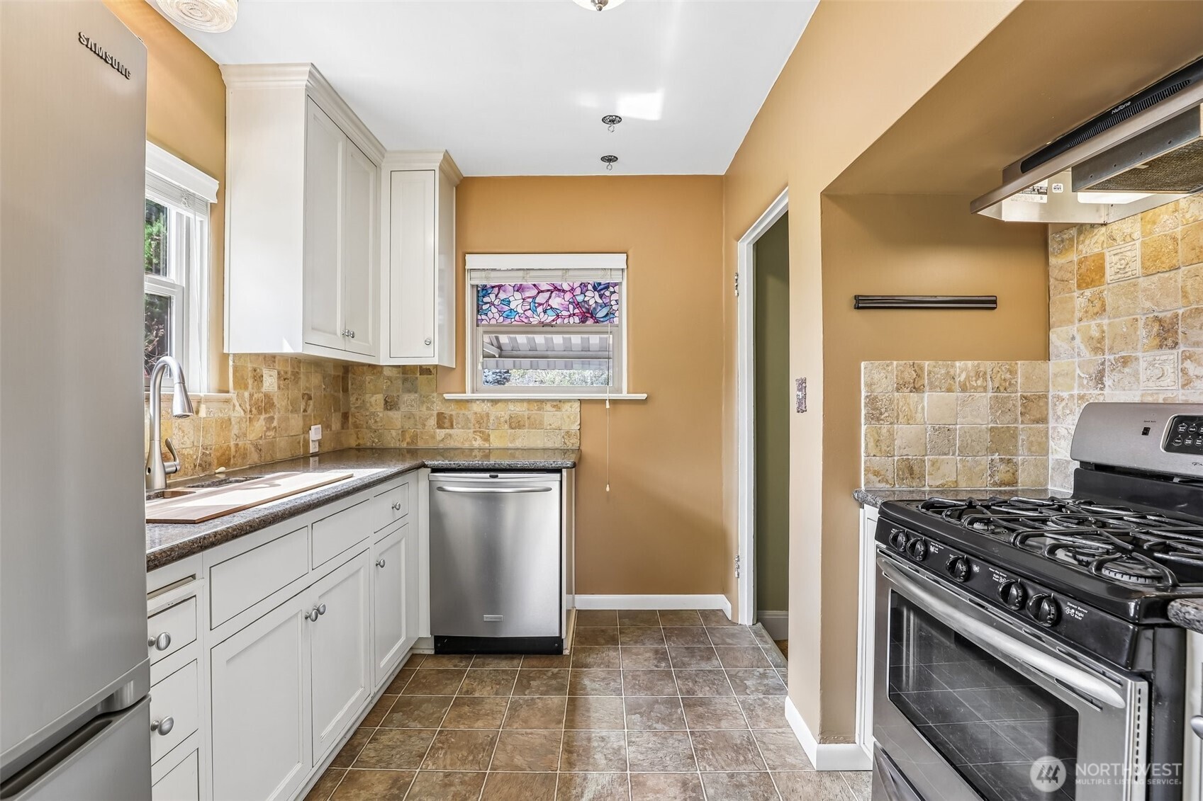 4100 Creston Avenue Property Photo 10