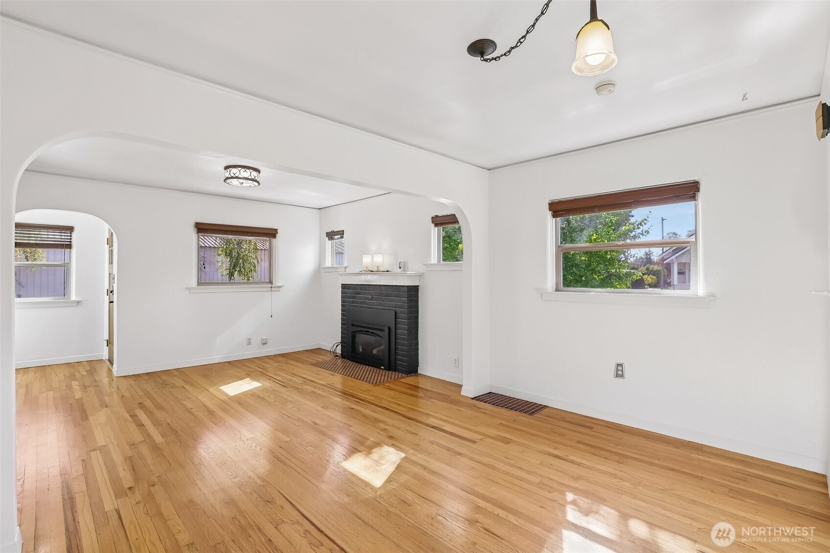 4100 Creston Avenue Property Photo 10