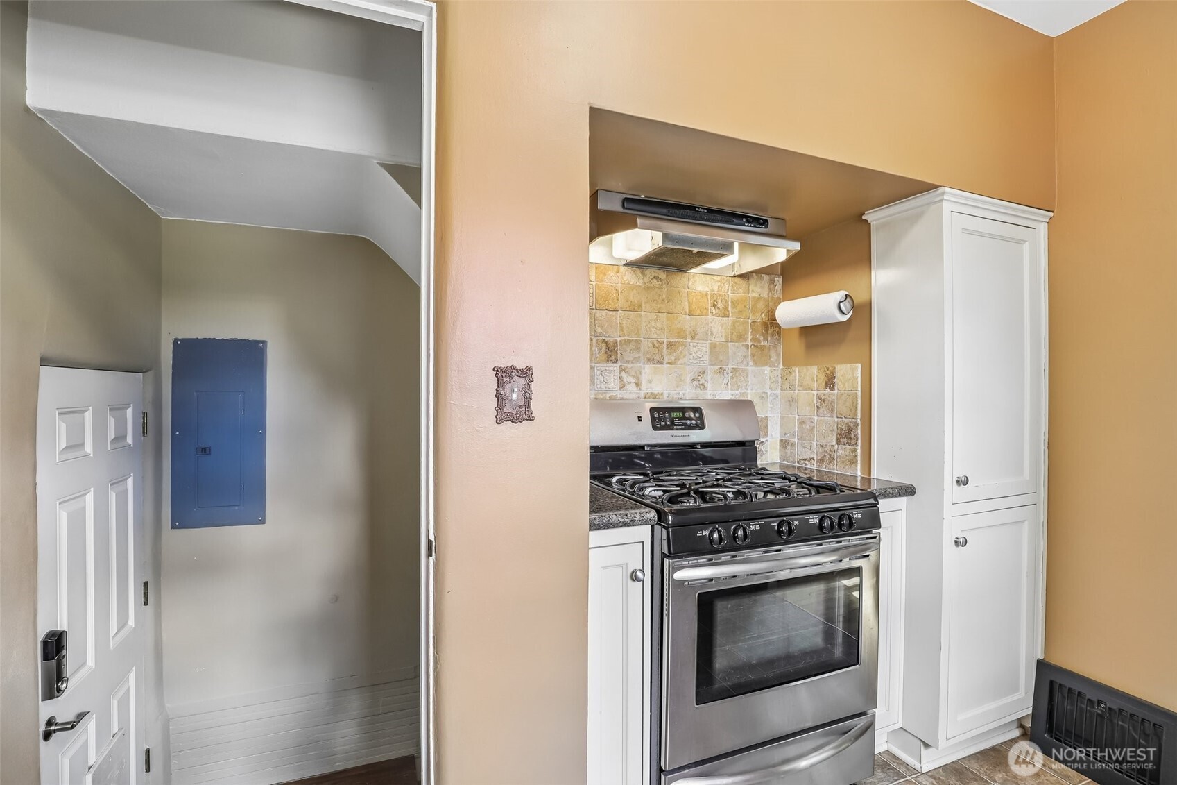 4100 Creston Avenue Property Photo 11