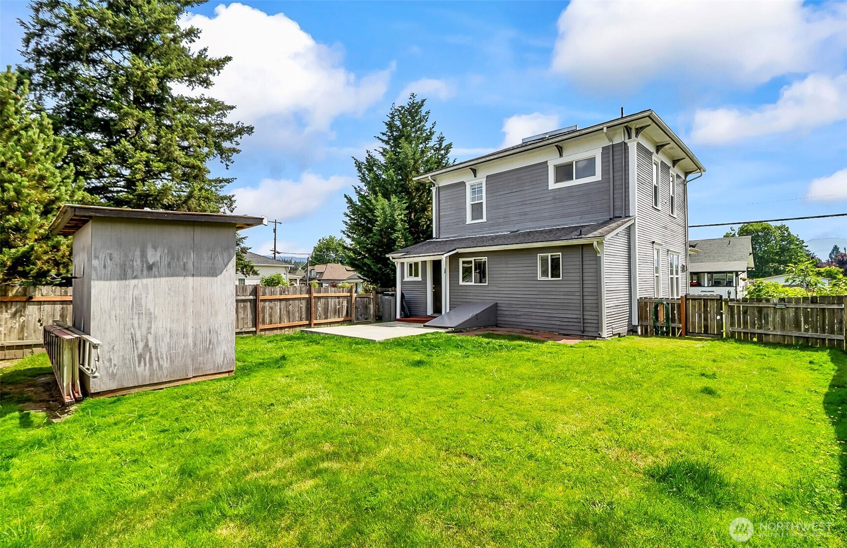 307 3rd Street Property Photo 3