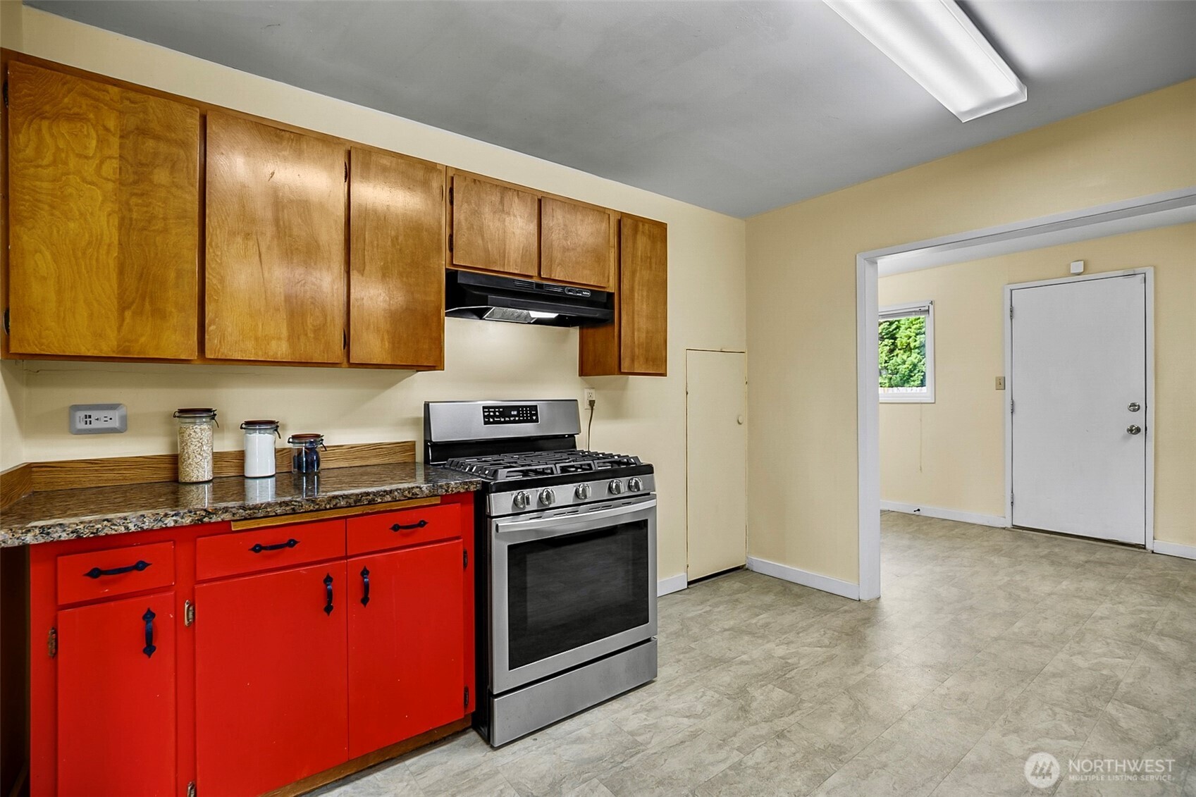 307 3rd Street Property Photo 13