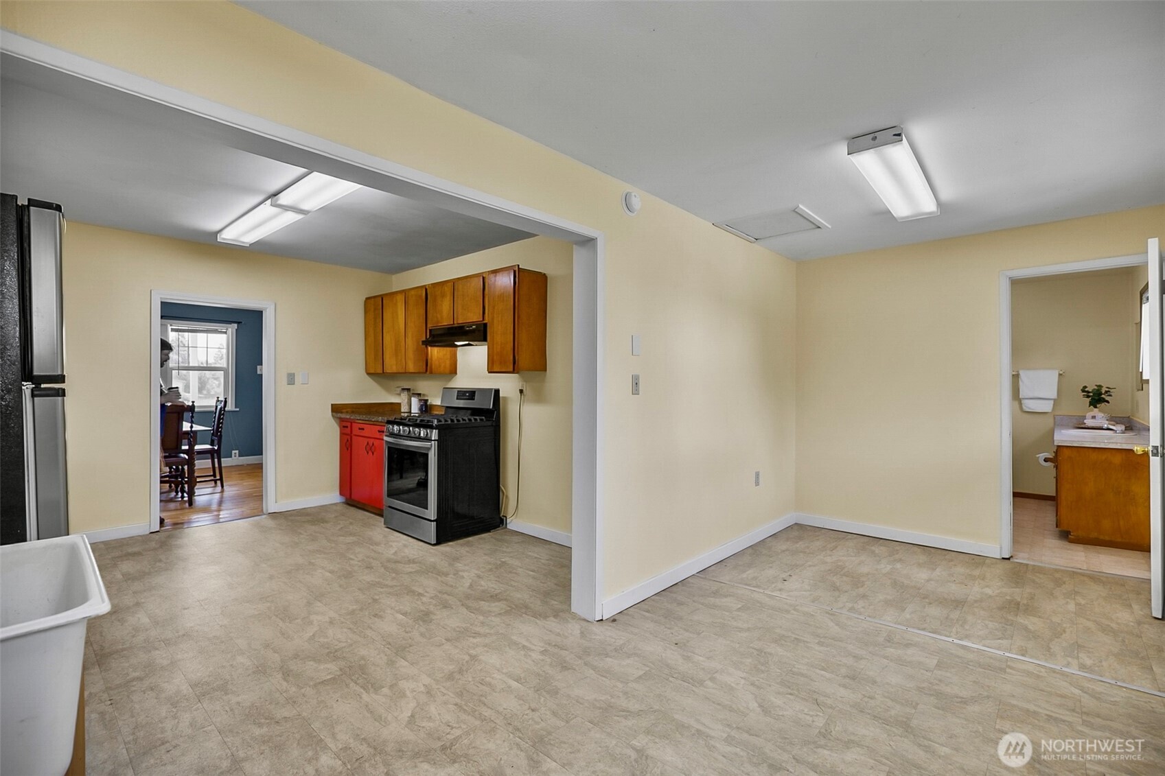 307 3rd Street Property Photo 16