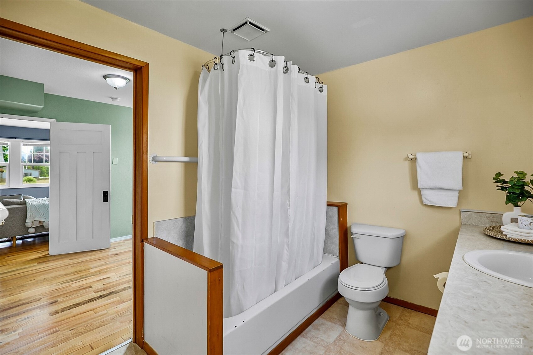 307 3rd Street Property Photo 17