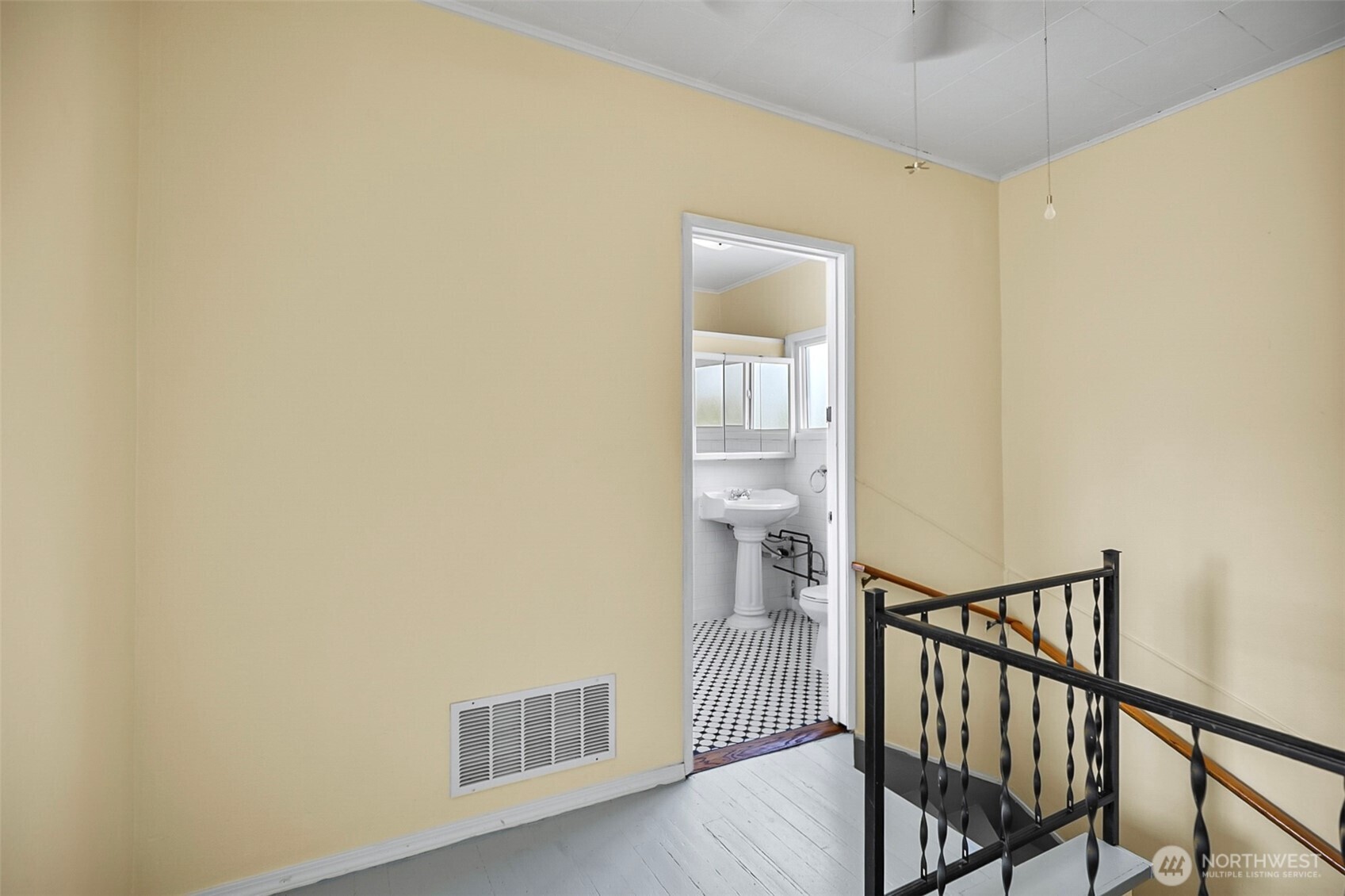 307 3rd Street Property Photo 29
