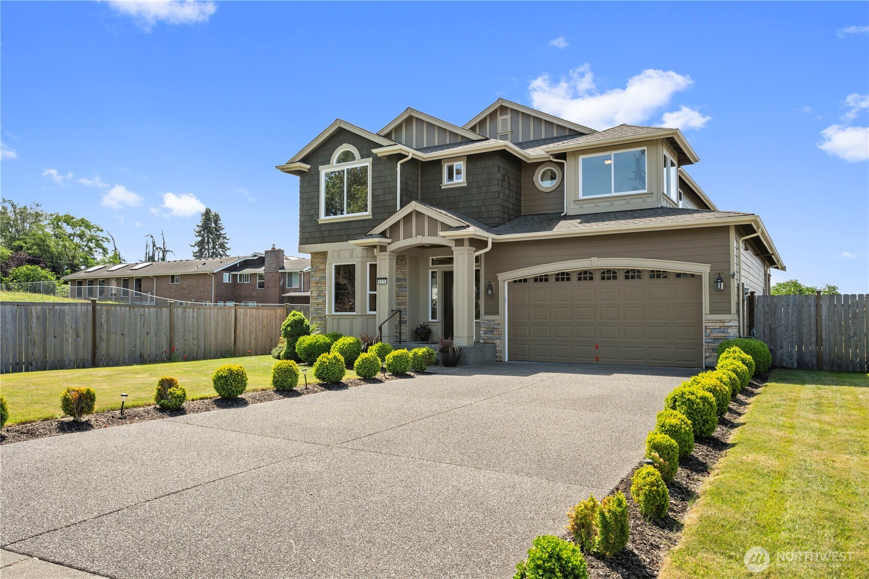 6916 37th Place Property Photo 3