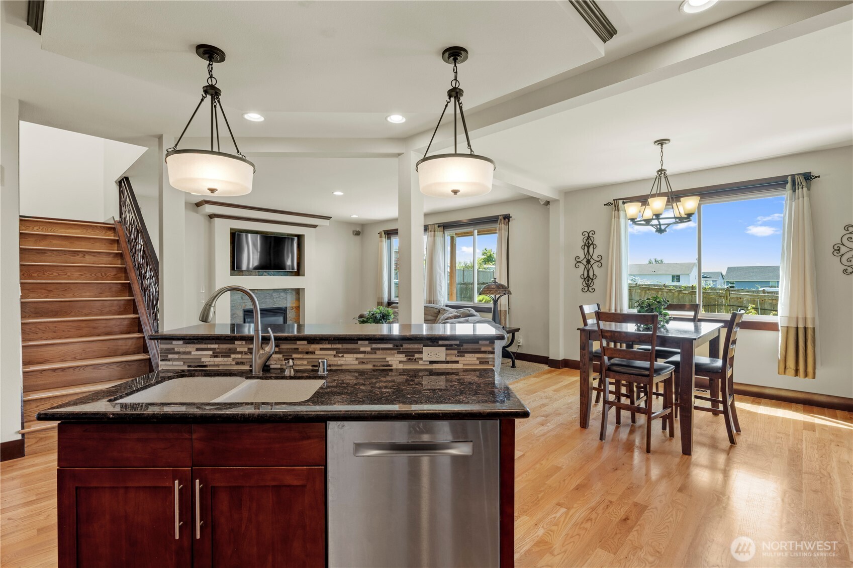 6916 37th Place Property Photo 10