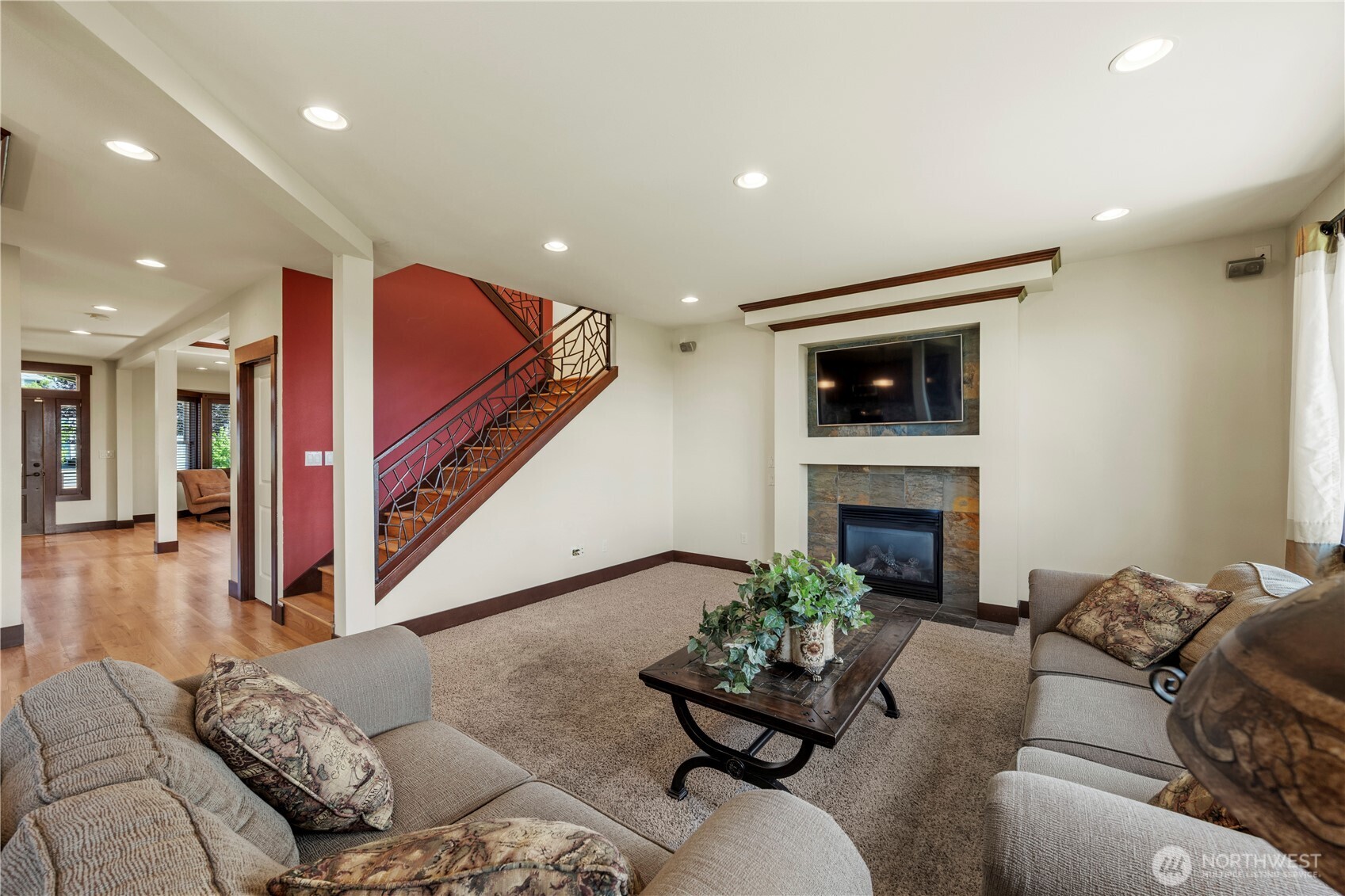 6916 37th Place Property Photo 12
