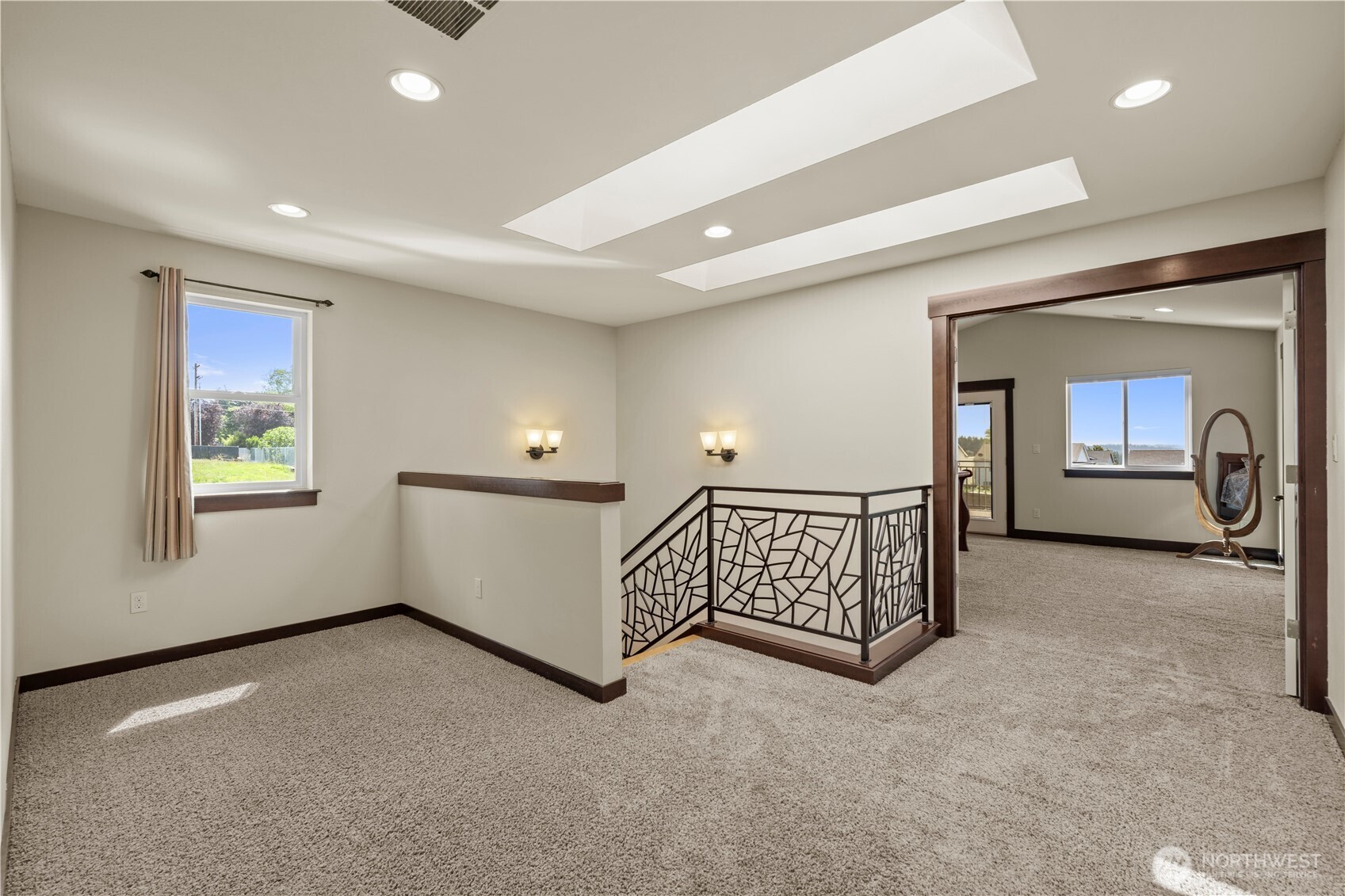 6916 37th Place Property Photo 13