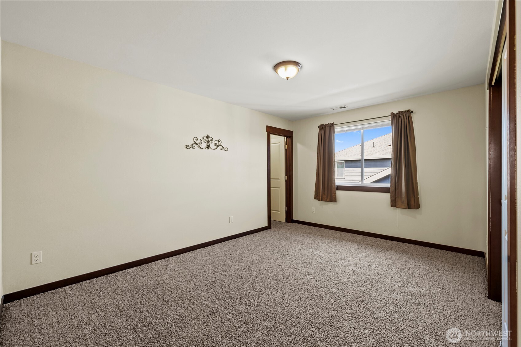 6916 37th Place Property Photo 22