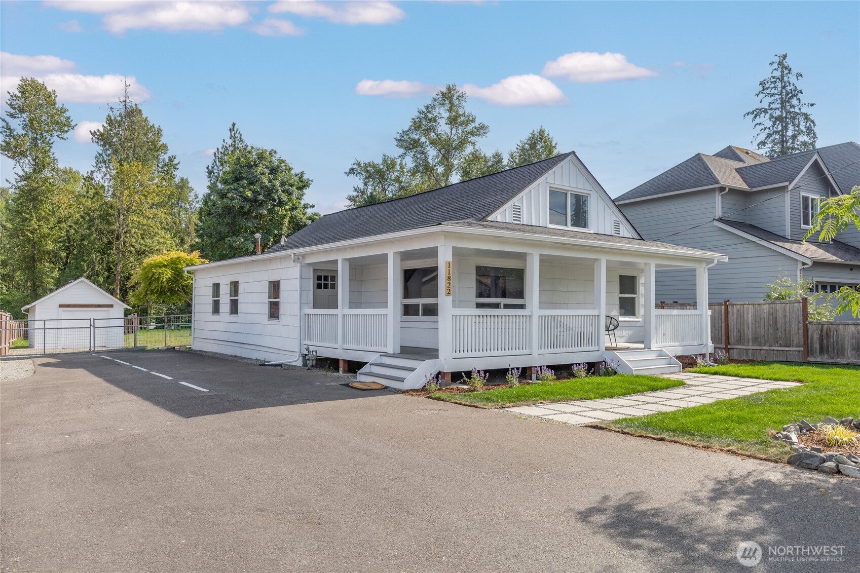 11822 24th Street Property Photo 1