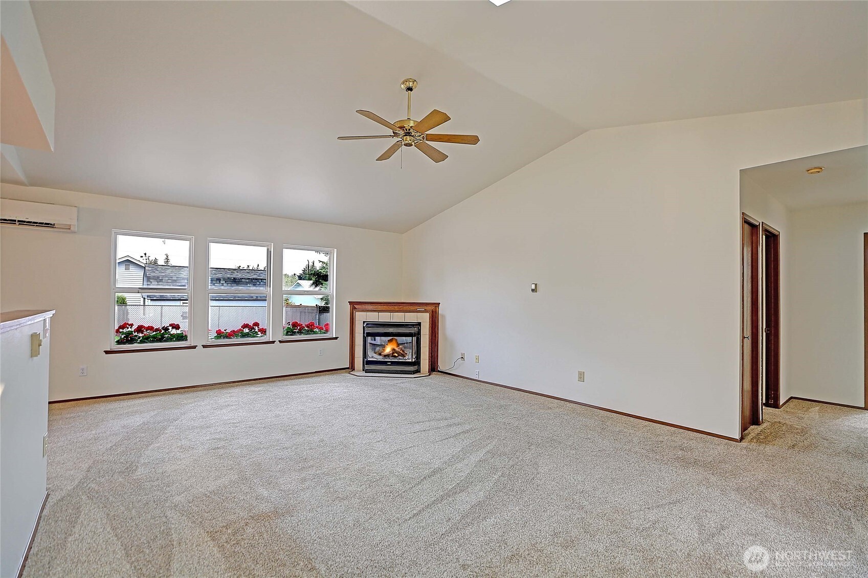 283 Meadow Drive Property Photo 4