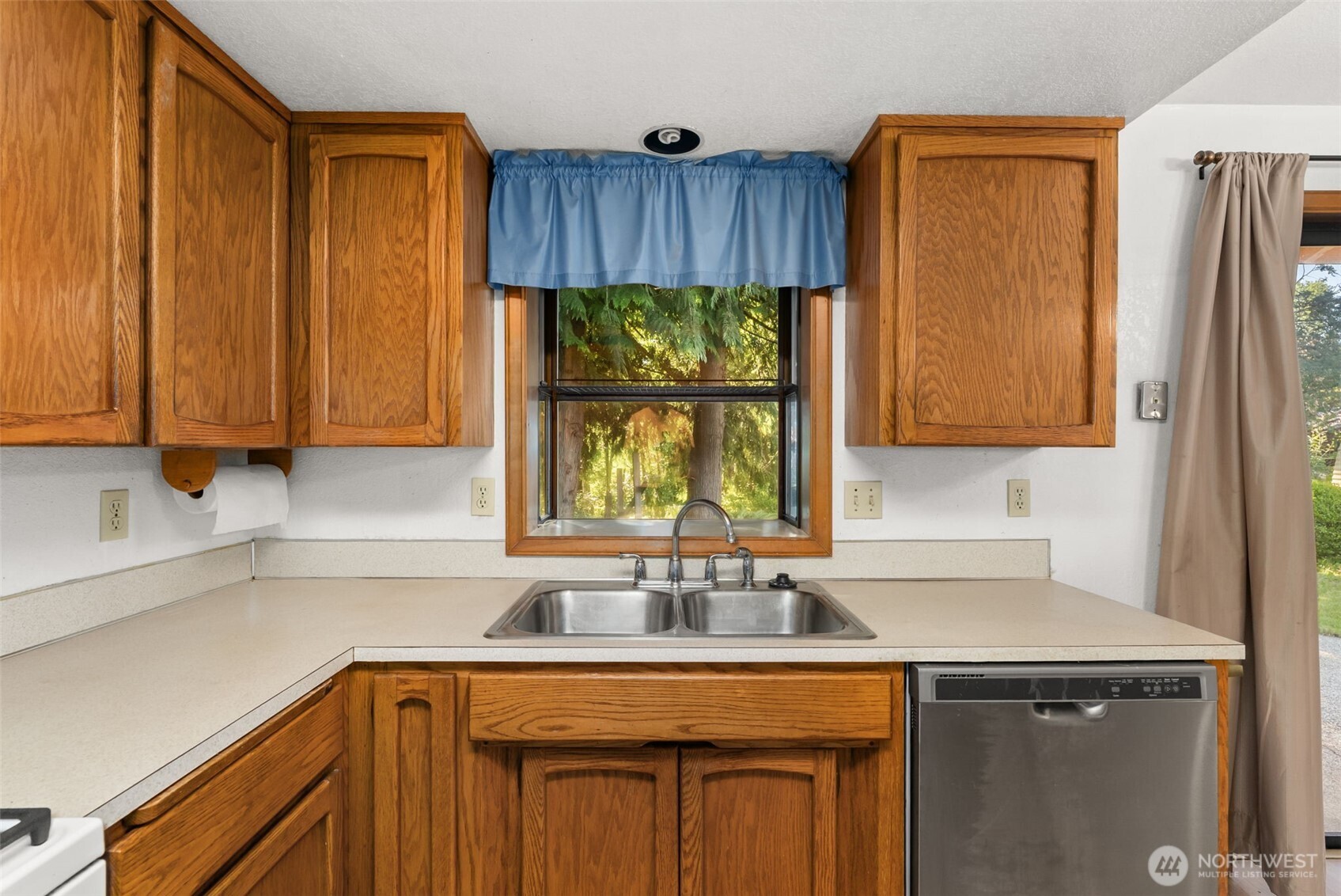 2228 Tandem Court Property Photo 15