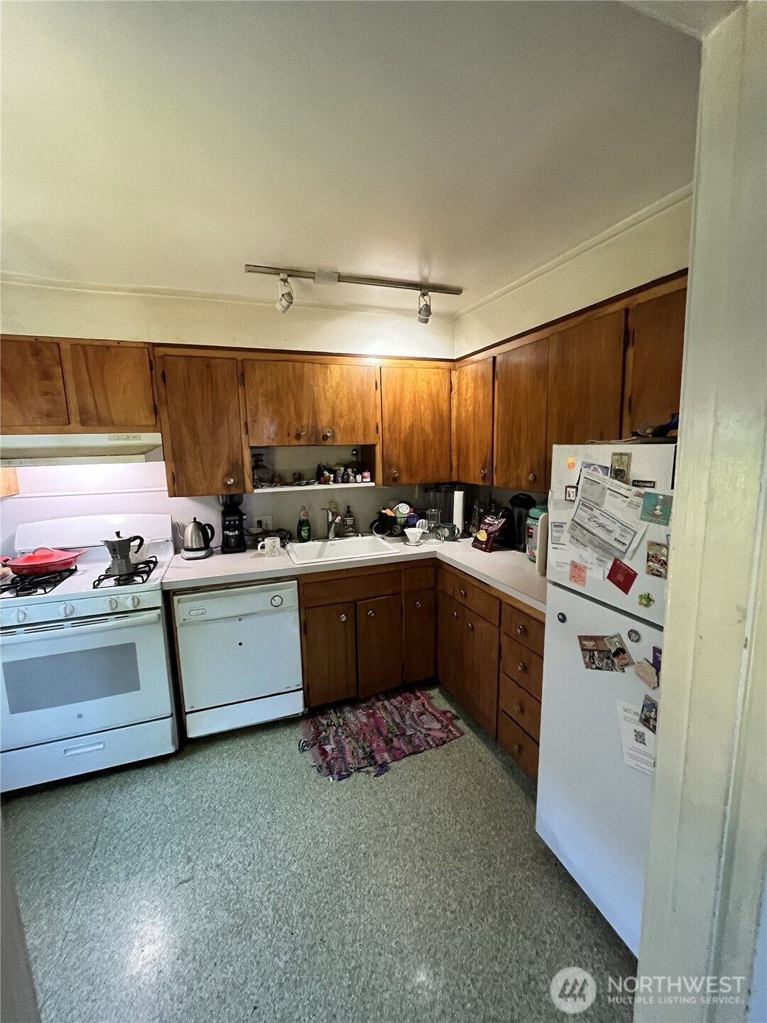 1010 Bellevue Court Property Photo 8