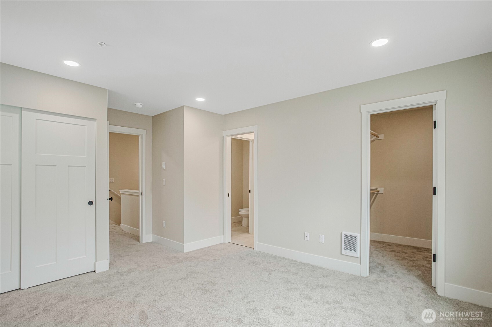 1402 E 51st Street Property Photo 14