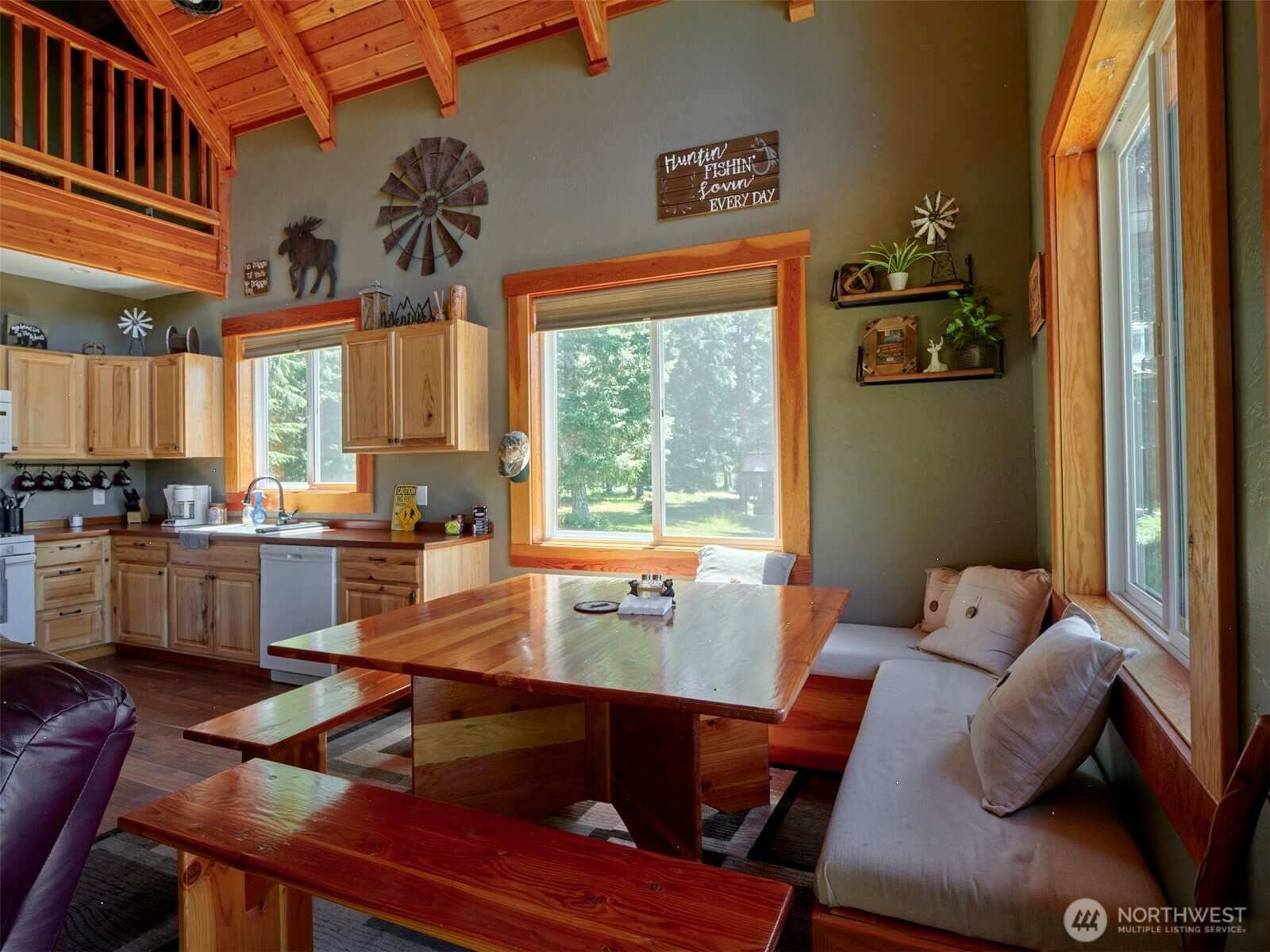 502 Loowit Lane Property Photo 12