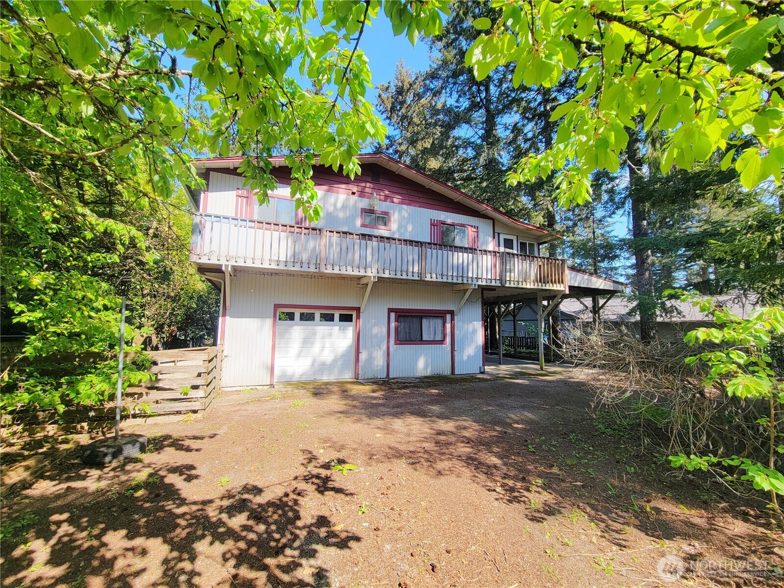 111 Ne Briggadun Drive Property Photo 1